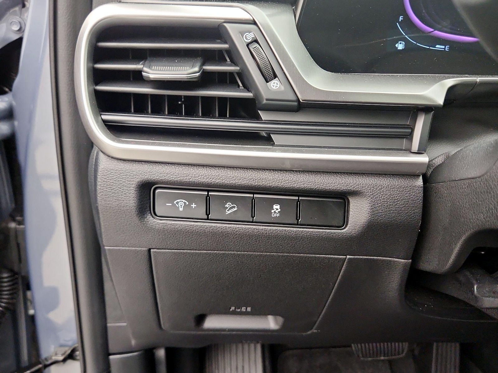 2024 Kia Telluride S - Photo 14