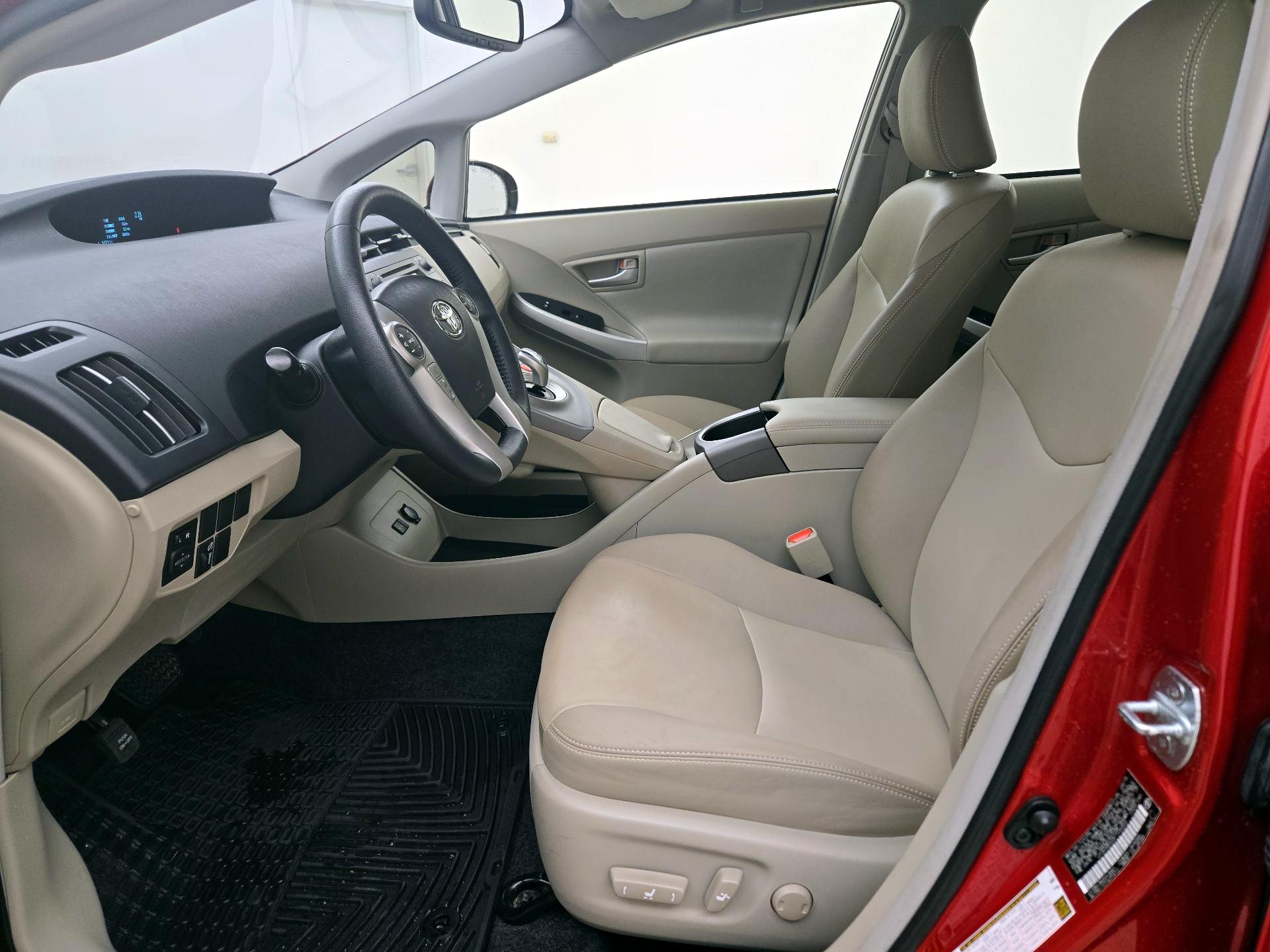 Thumbnail: 2015 Toyota Prius - 11