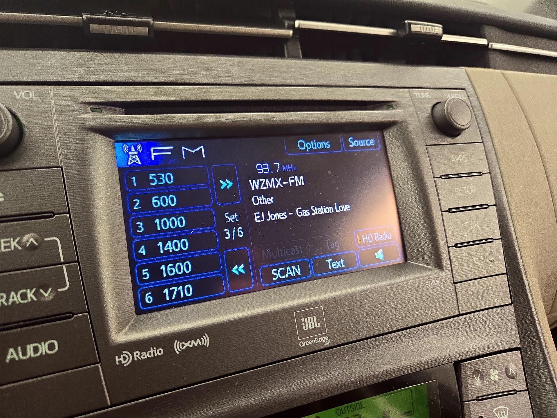 Thumbnail: 2015 Toyota Prius - 14