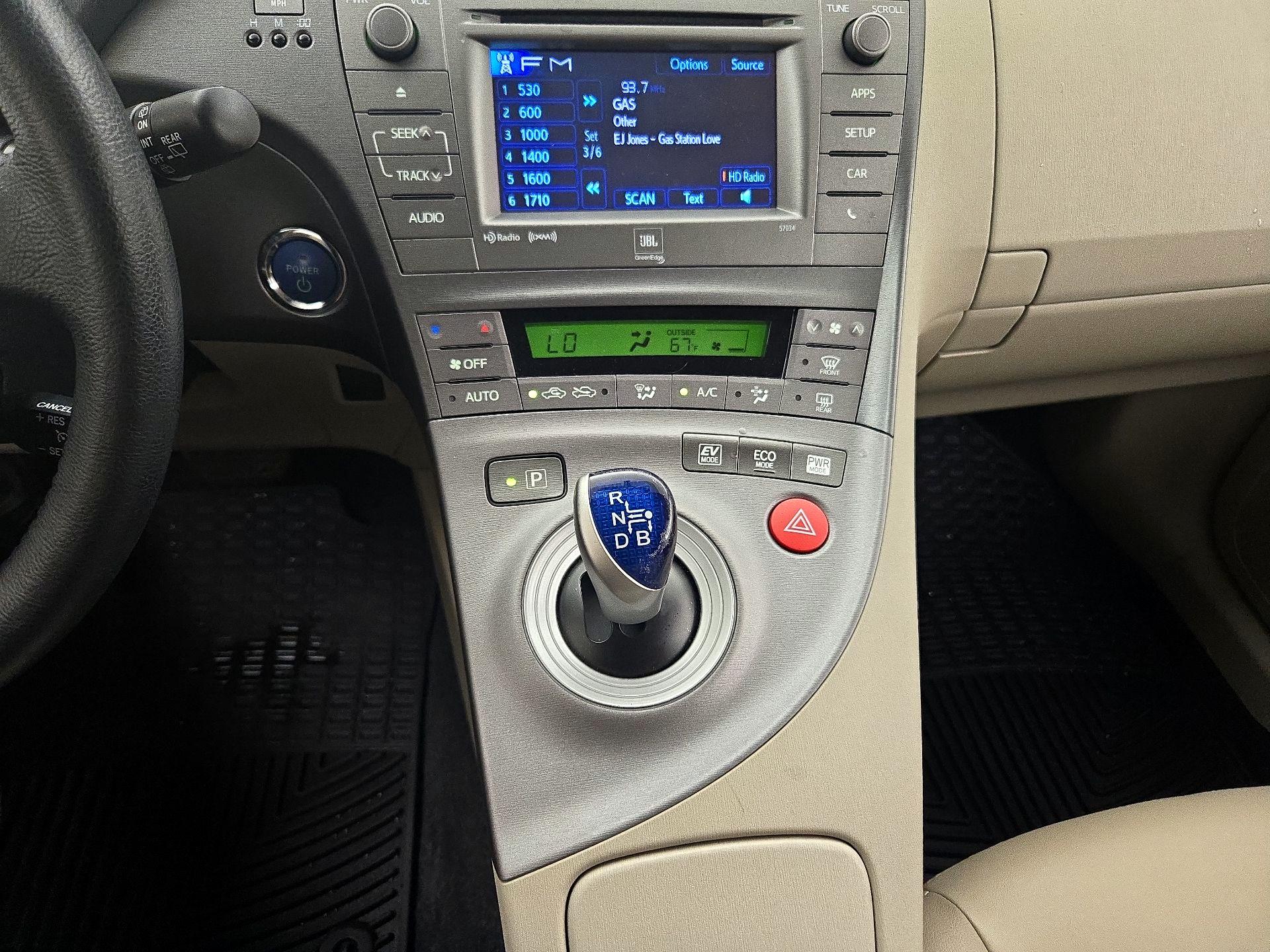 Thumbnail: 2015 Toyota Prius - 16