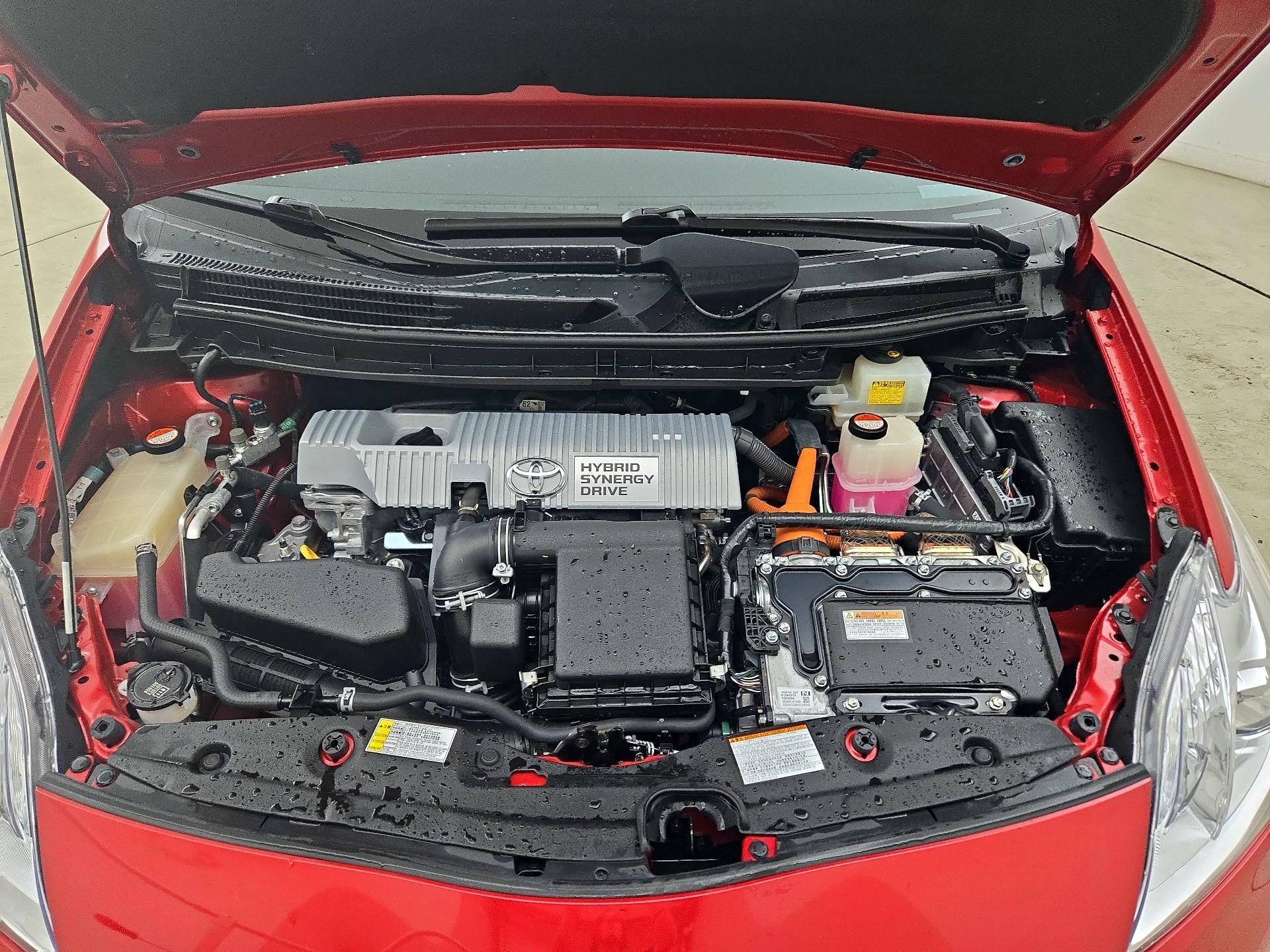 Thumbnail: 2015 Toyota Prius - 18