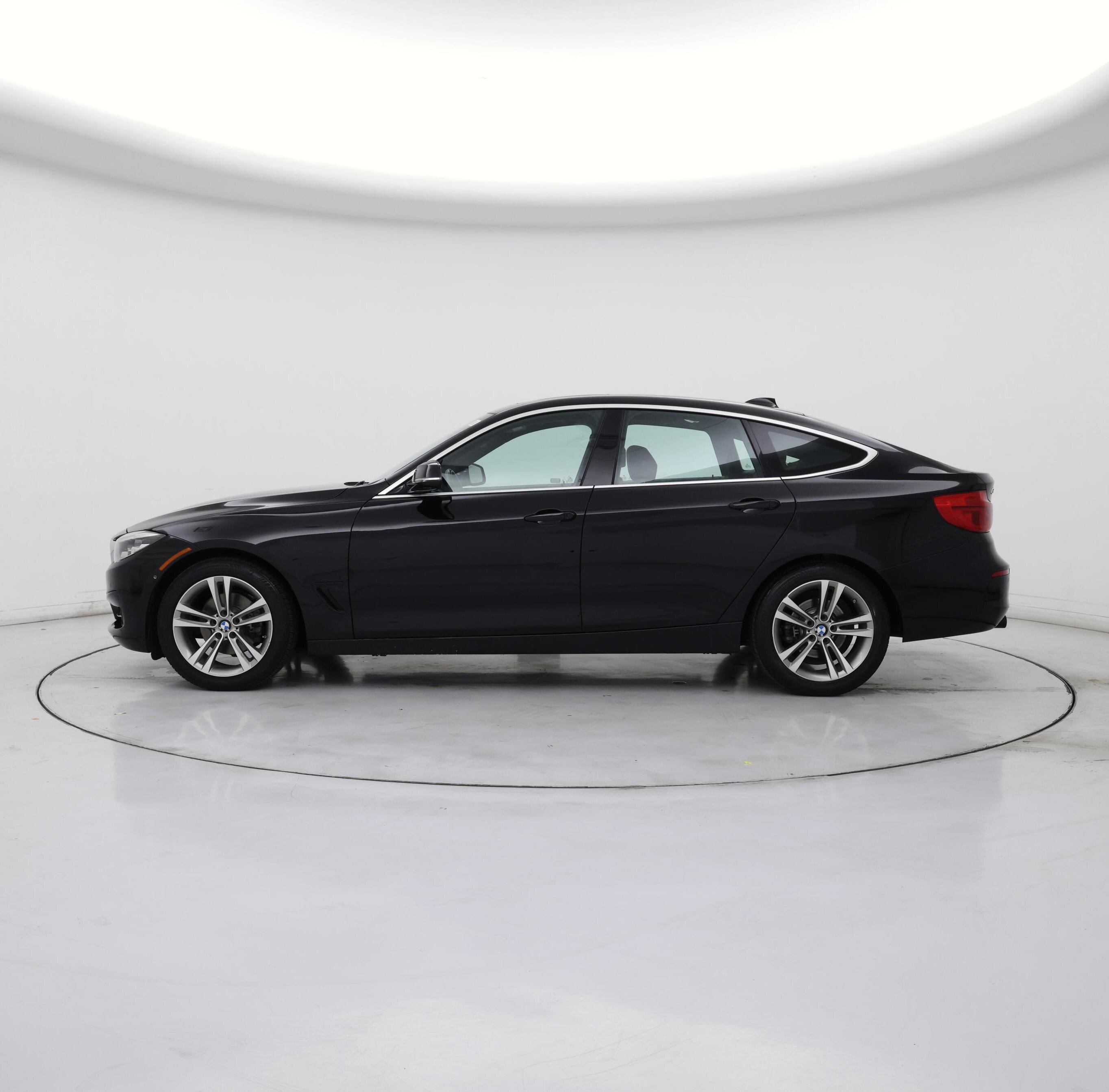 Thumbnail: 2017 BMW 3 Series - 3