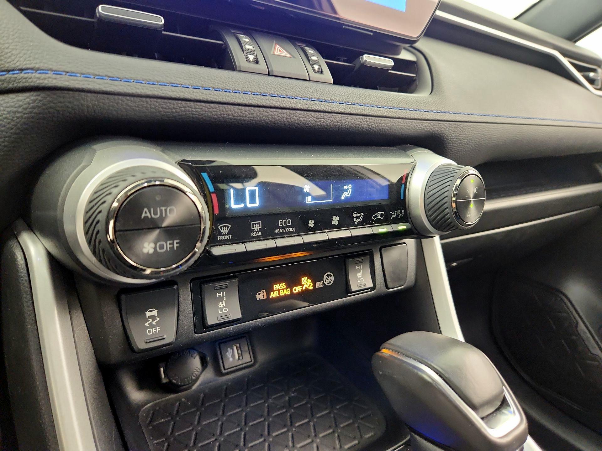Thumbnail: 2024 Toyota RAV4 - 17