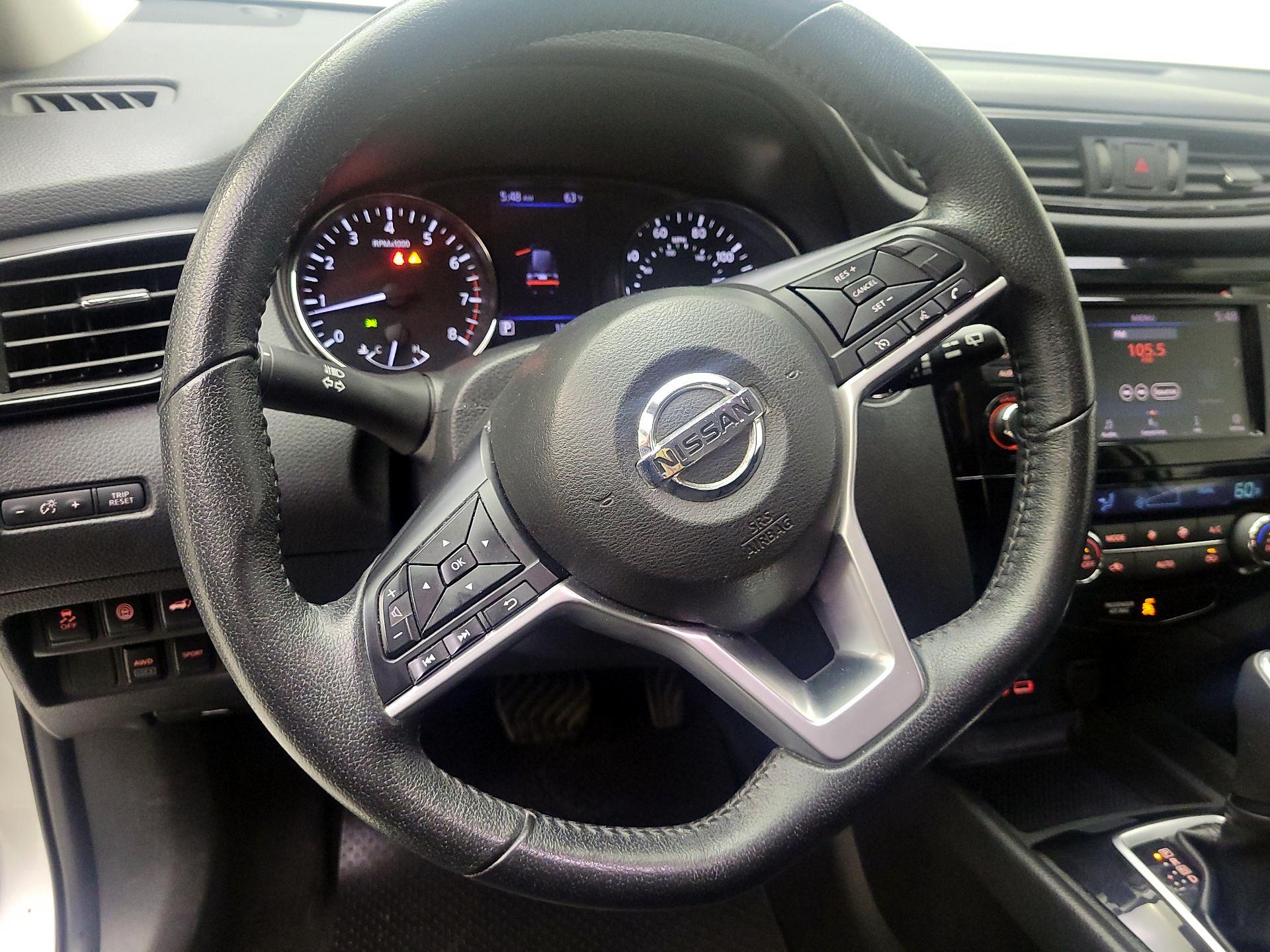 Thumbnail: 2020 Nissan Rogue - 10