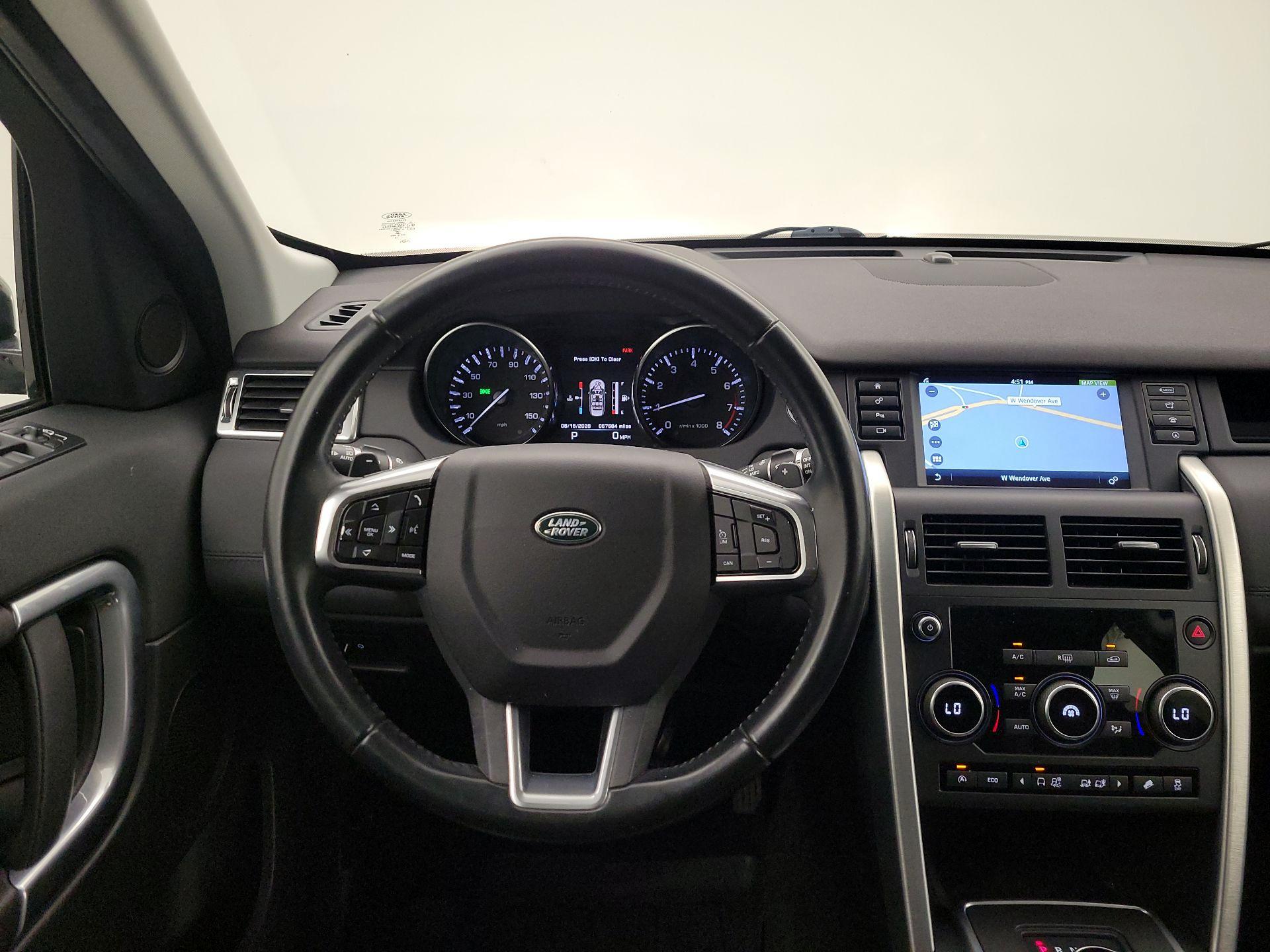 Thumbnail: 2016 Land Rover Discovery Sport - 10