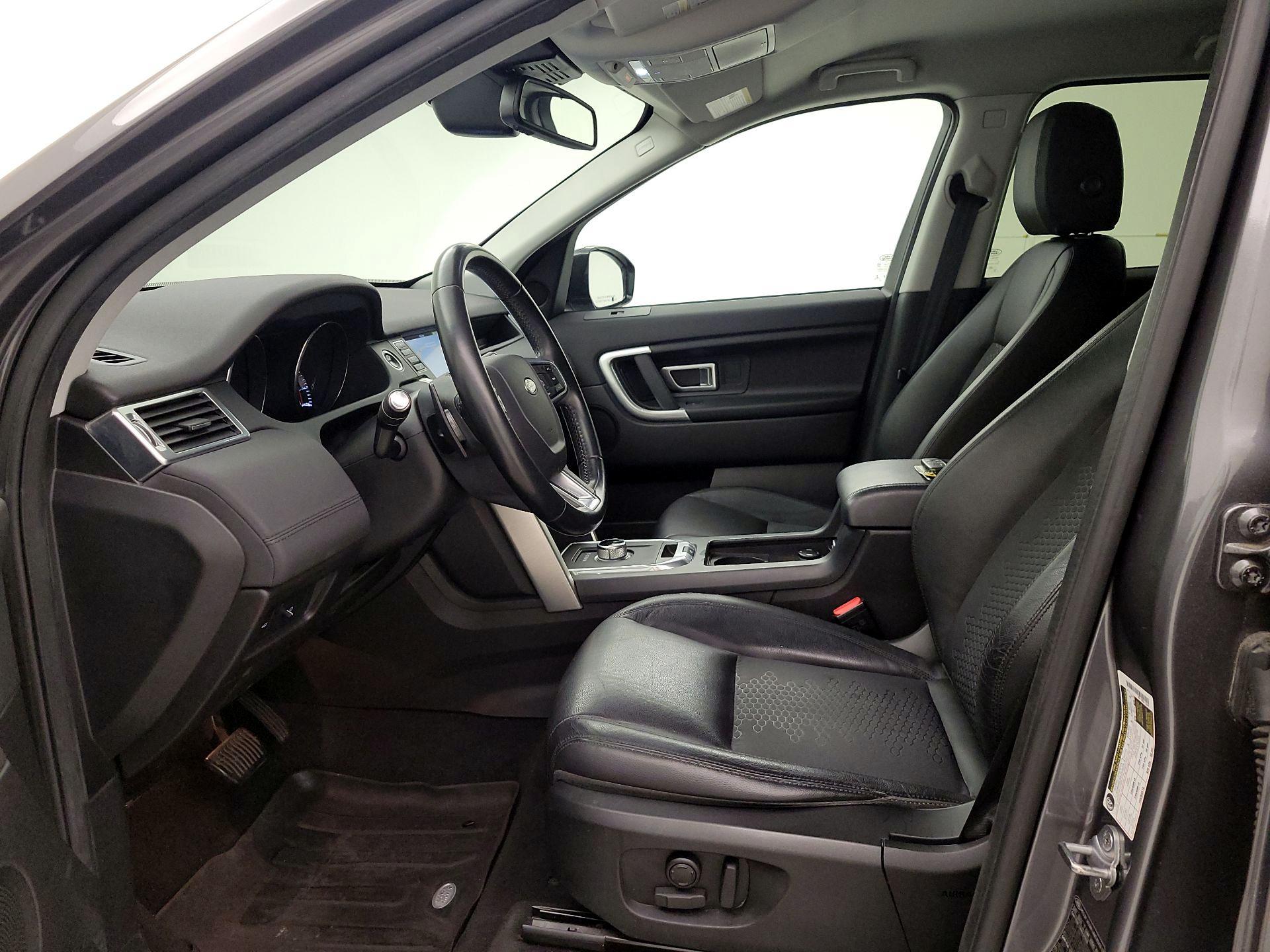 Thumbnail: 2016 Land Rover Discovery Sport - 11
