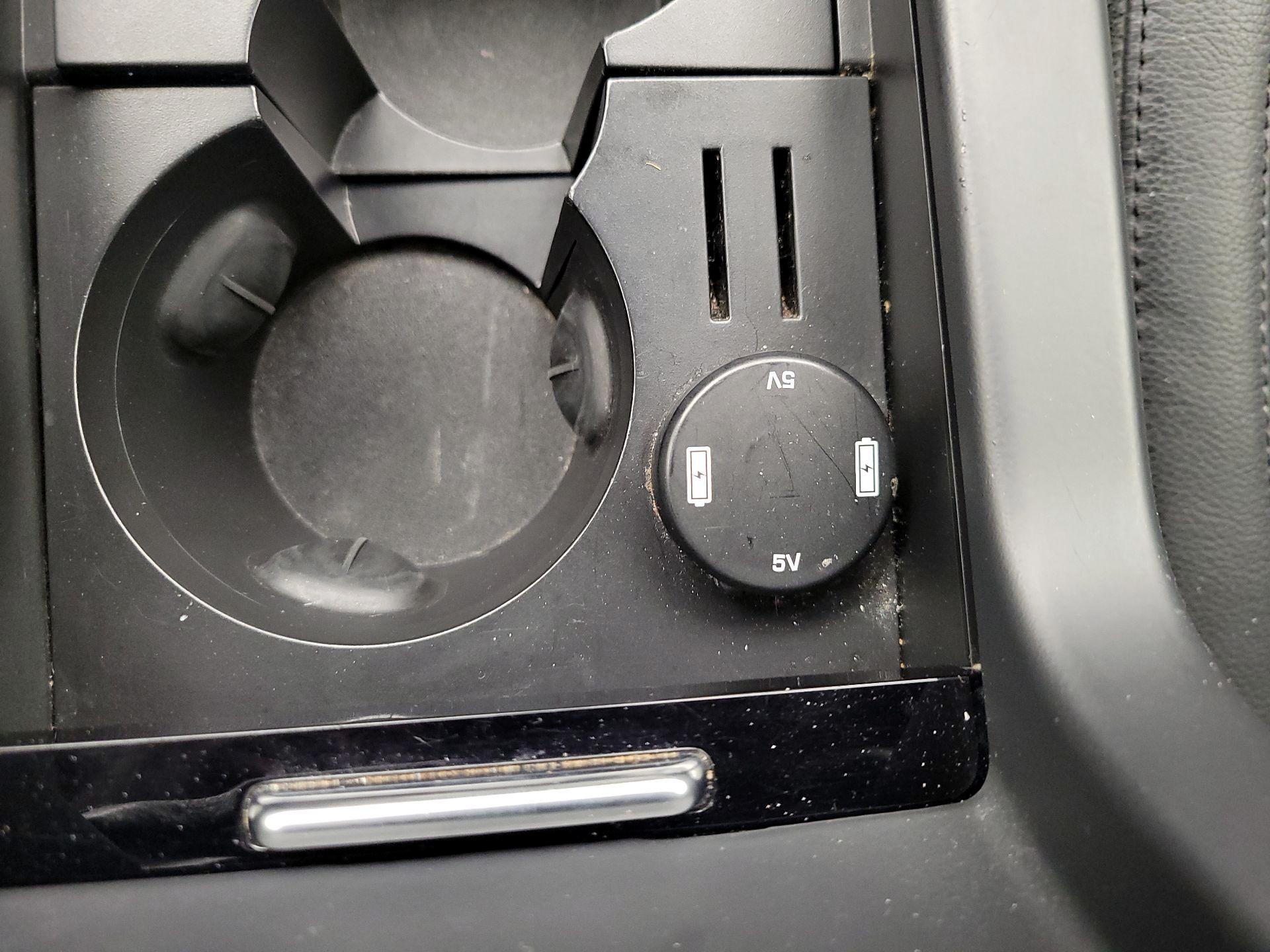 Thumbnail: 2016 Land Rover Discovery Sport - 19