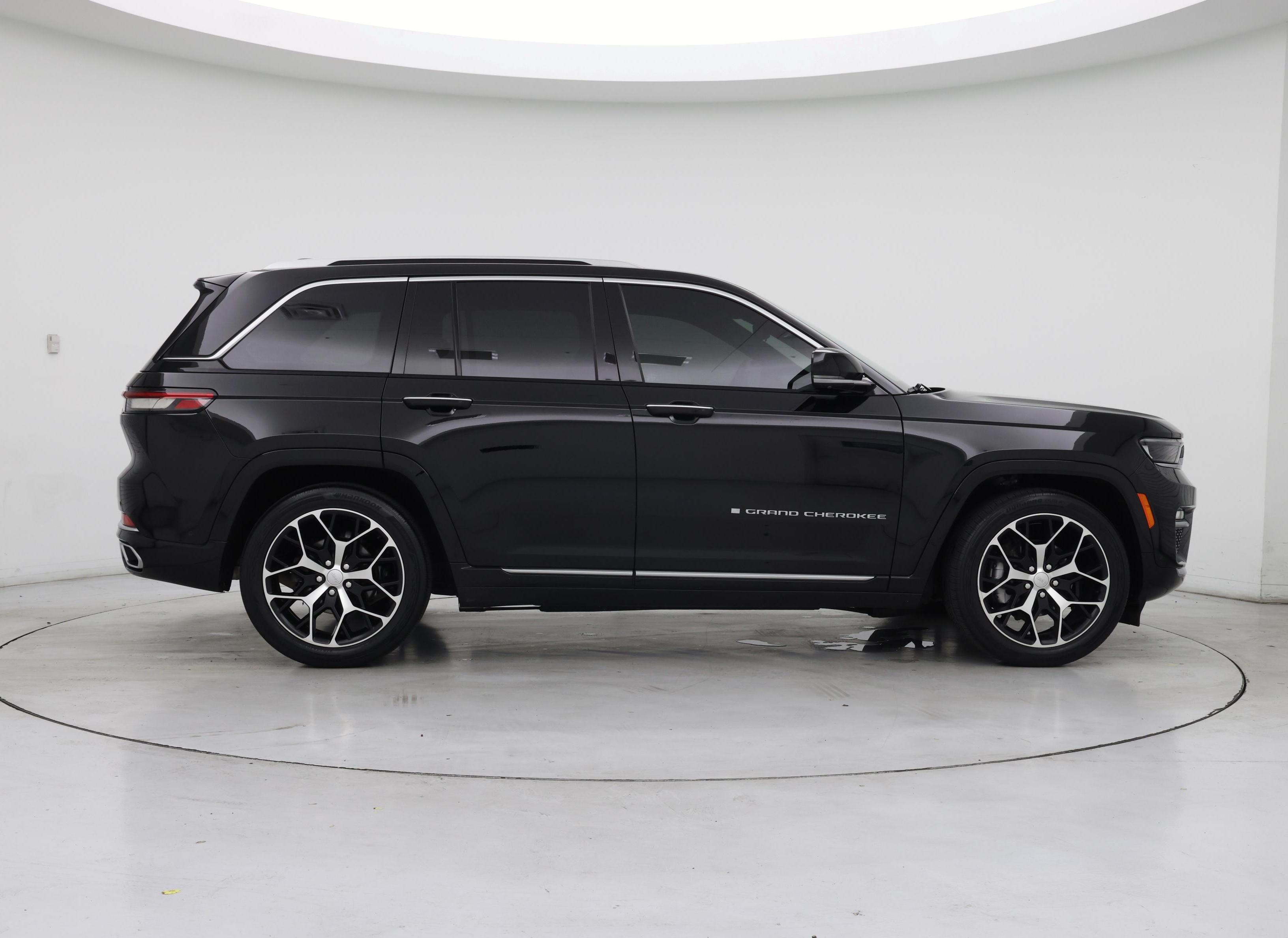 Thumbnail: 2023 Jeep Grand Cherokee - 7