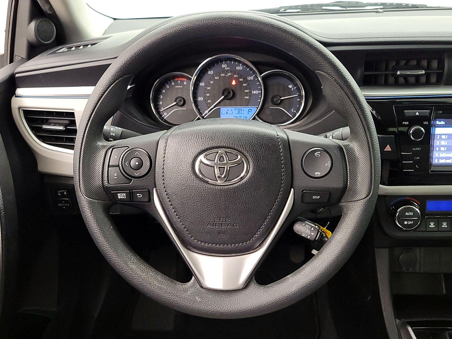 Thumbnail: 2015 Toyota Corolla - 10