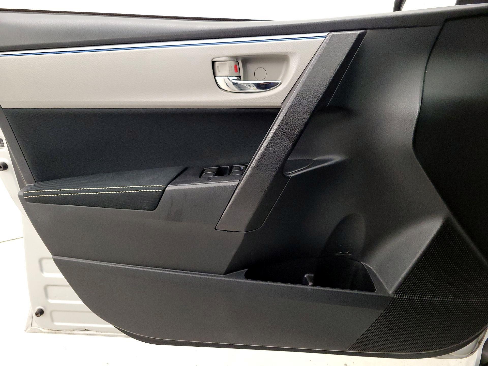 Thumbnail: 2015 Toyota Corolla - 12