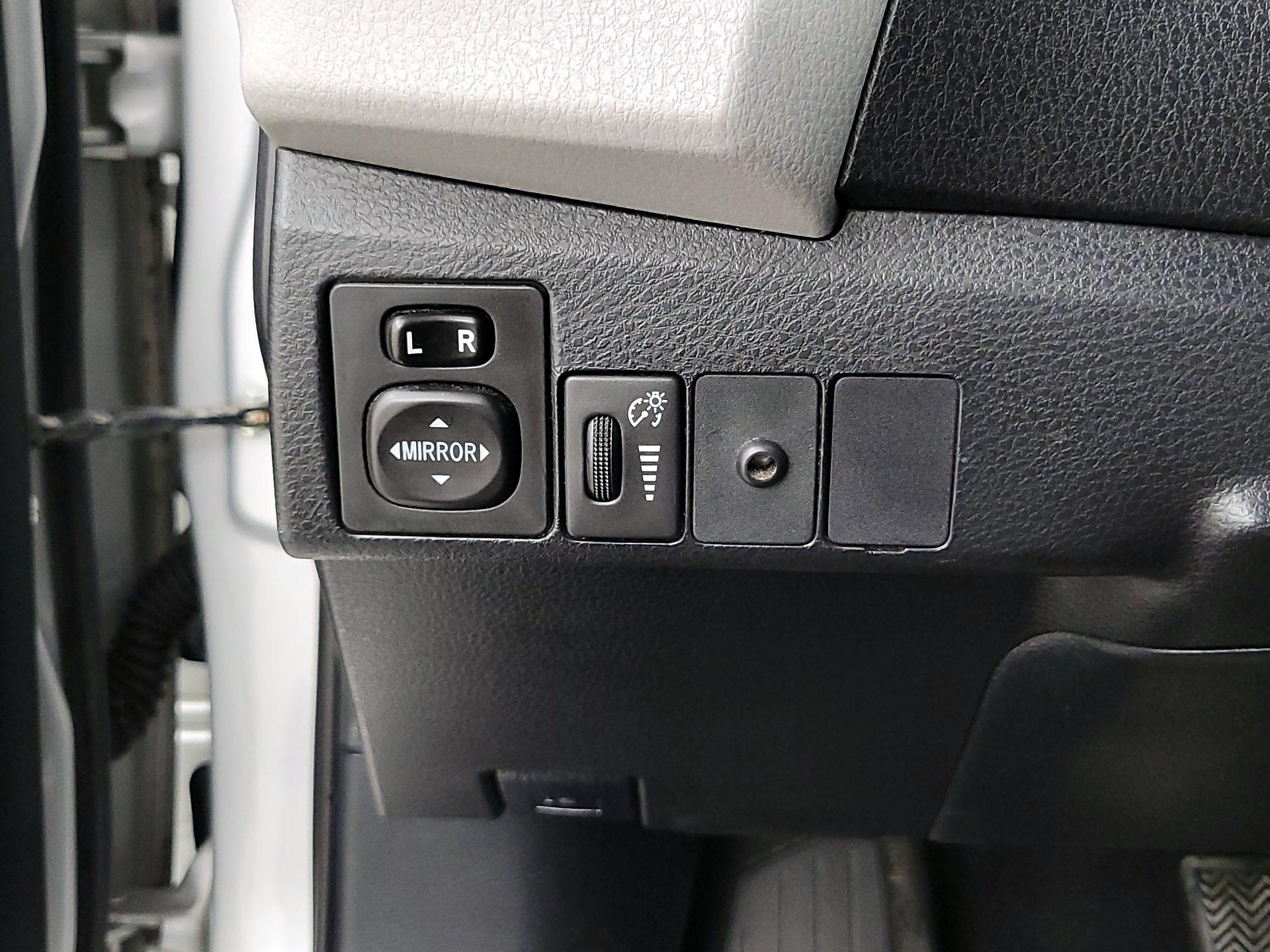 Thumbnail: 2015 Toyota Corolla - 13