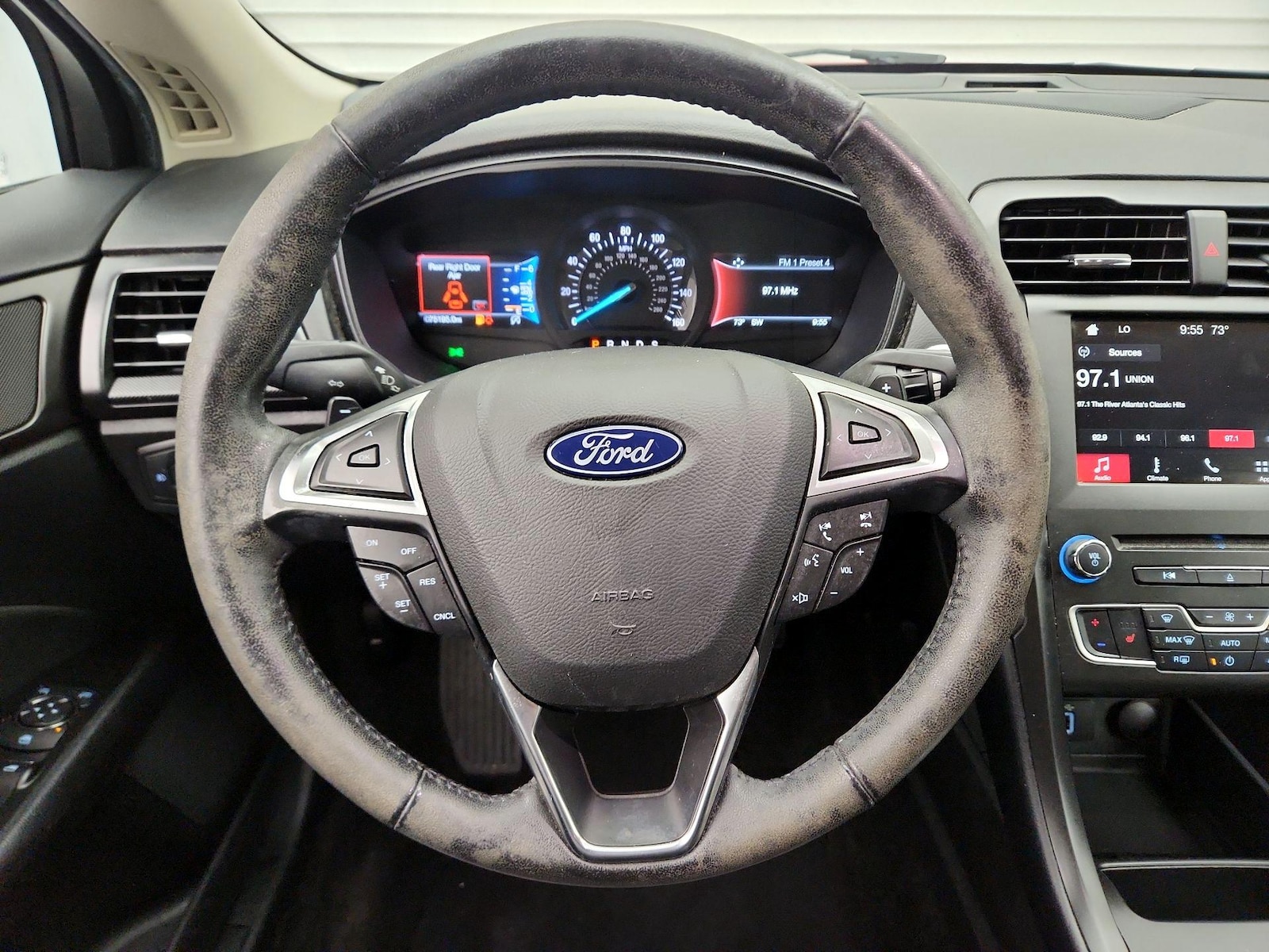 2018 Ford Fusion SE - Photo 11