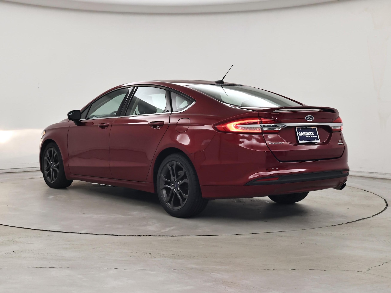 2018 Ford Fusion SE - Photo 3
