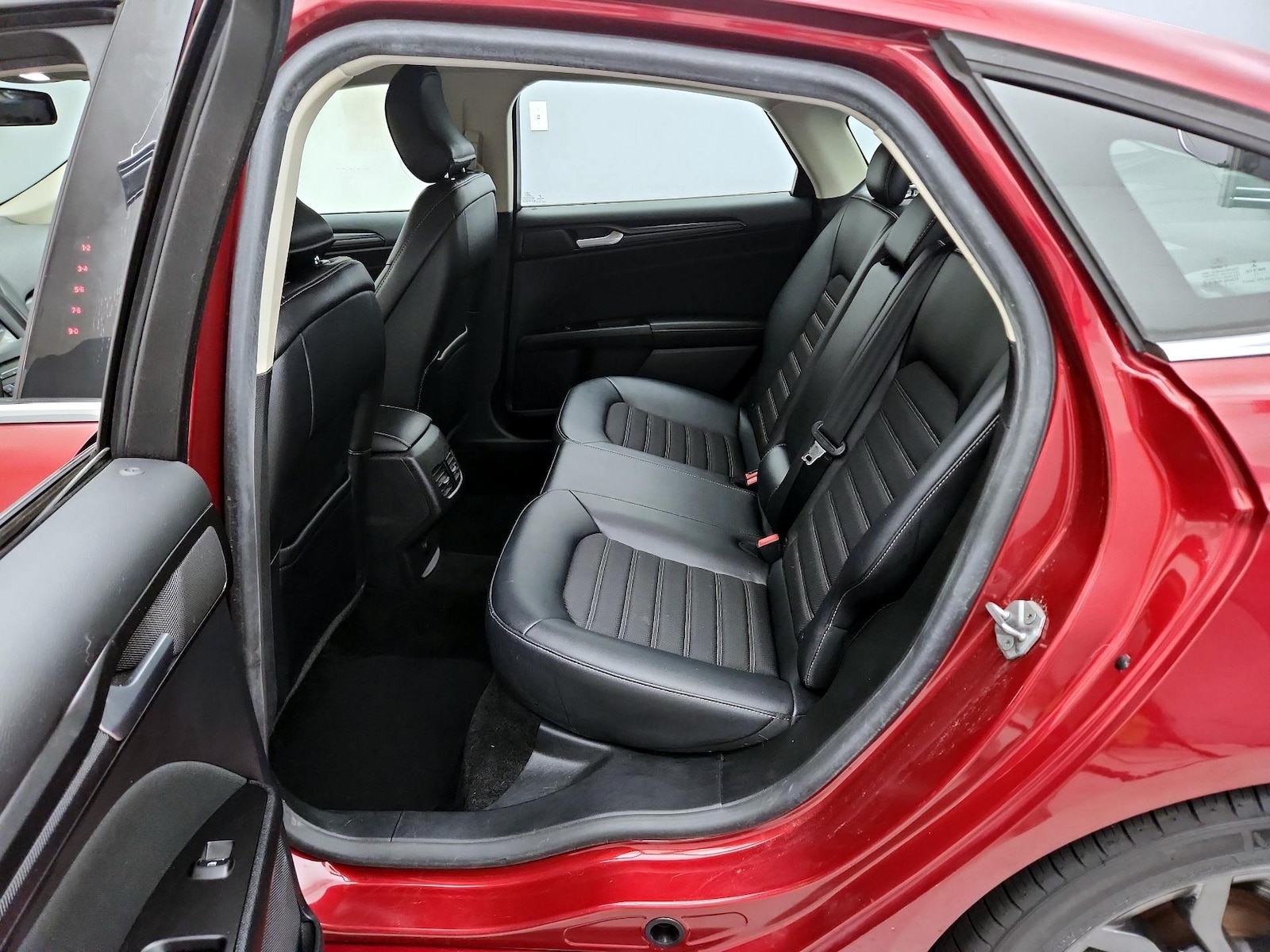 2018 Ford Fusion SE - Photo 20