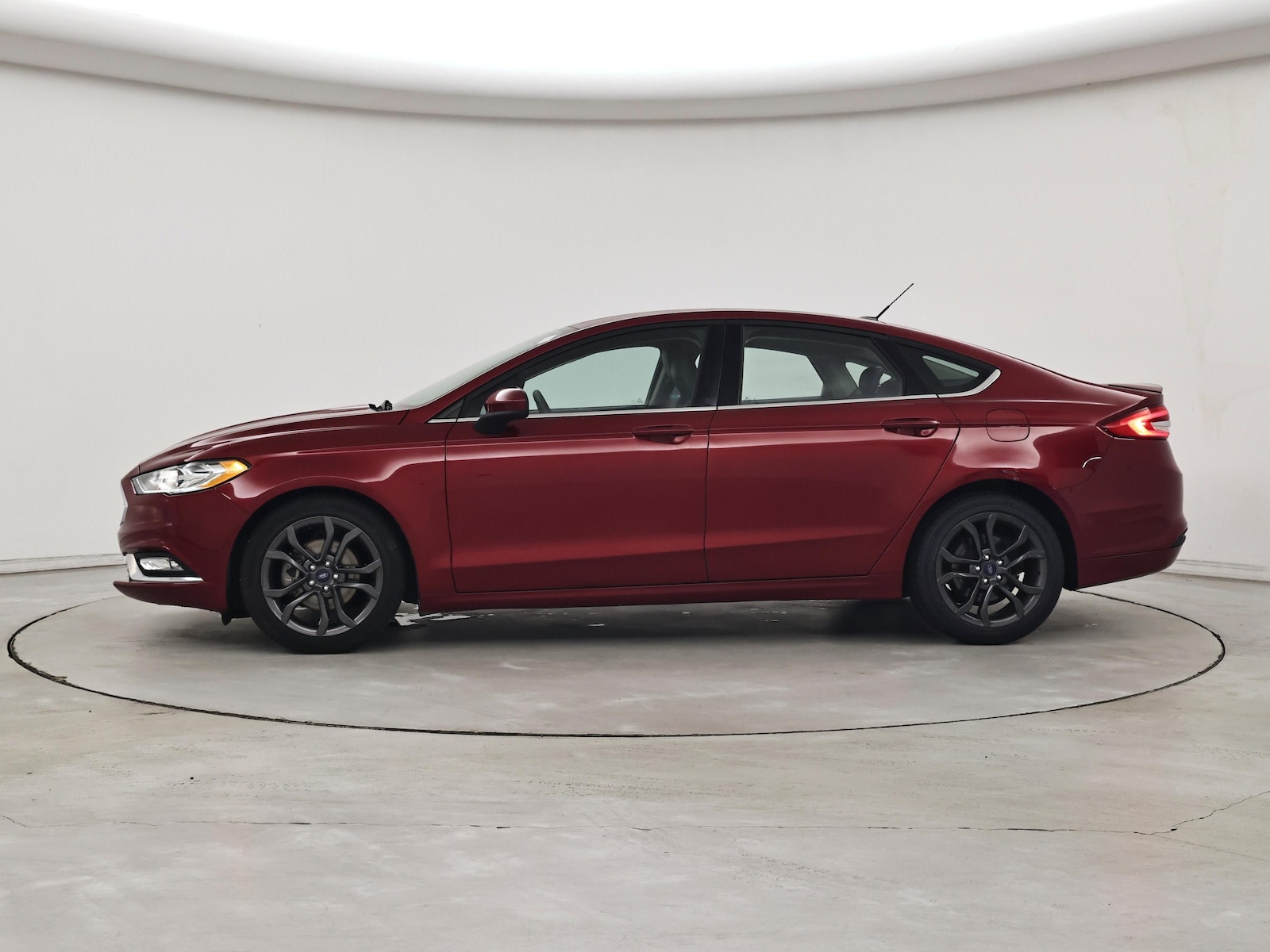 2018 Ford Fusion SE - Photo 4