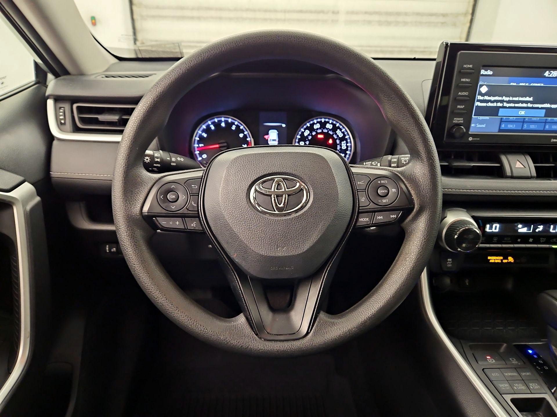 Thumbnail: 2021 Toyota RAV4 - 10