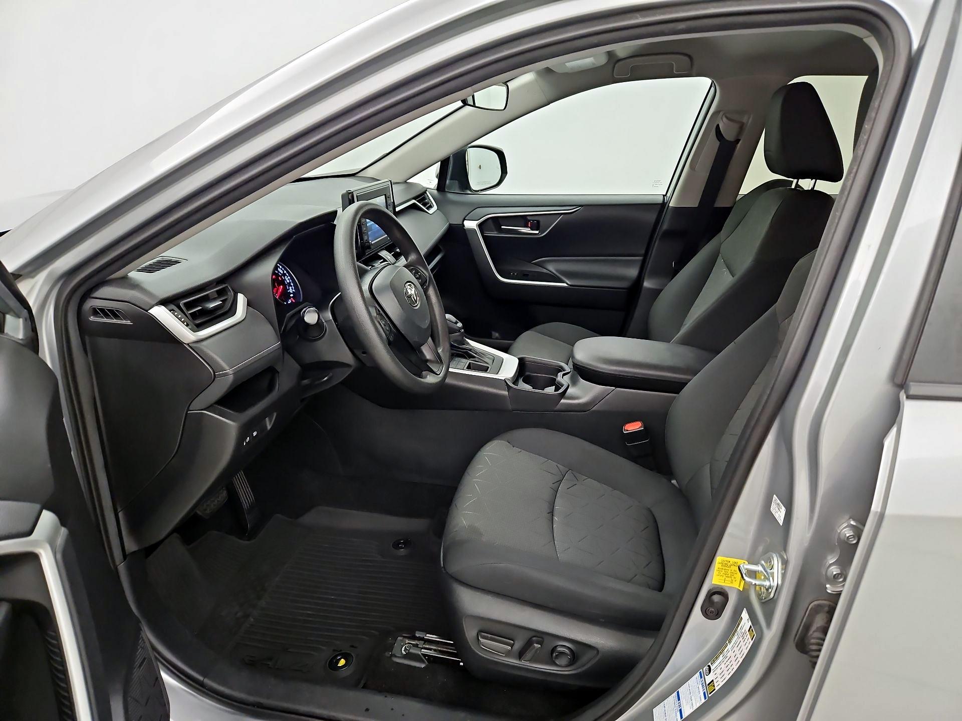 Thumbnail: 2021 Toyota RAV4 - 11