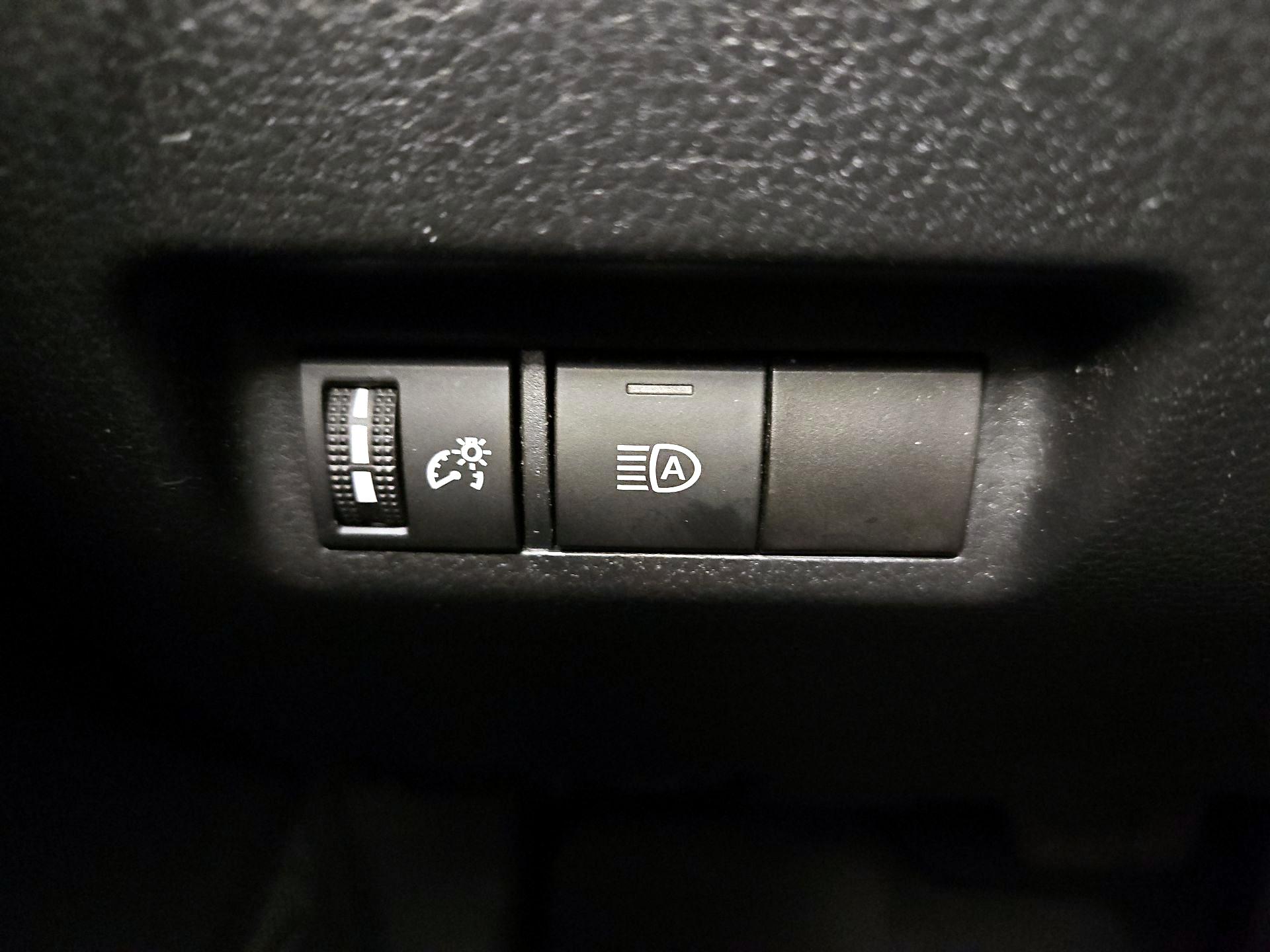 Thumbnail: 2021 Toyota RAV4 - 13