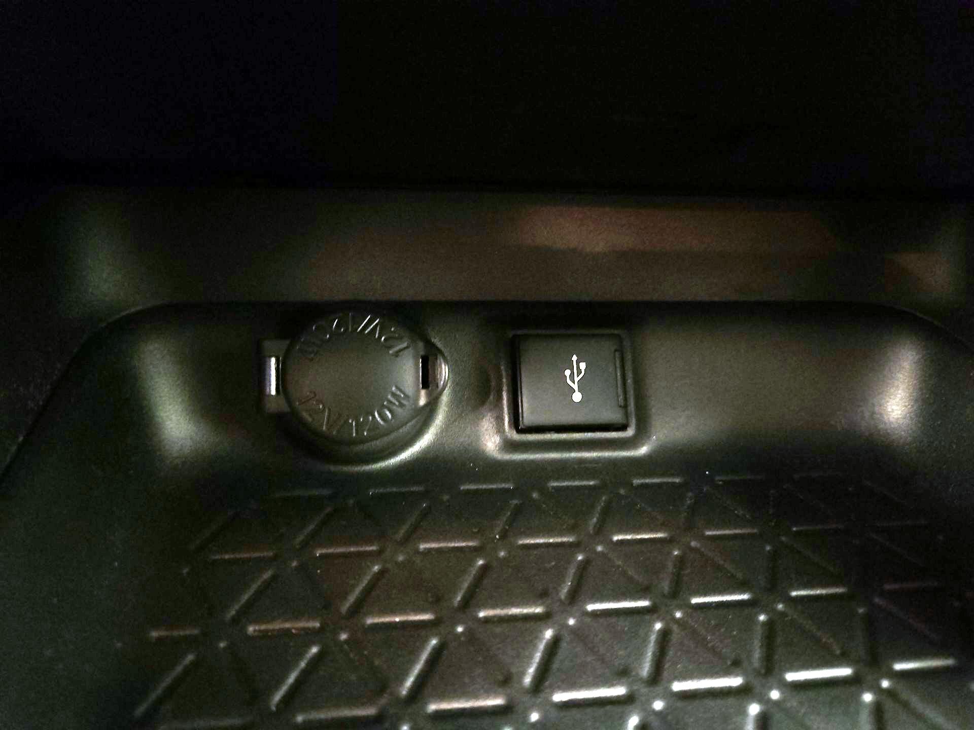 Thumbnail: 2021 Toyota RAV4 - 19