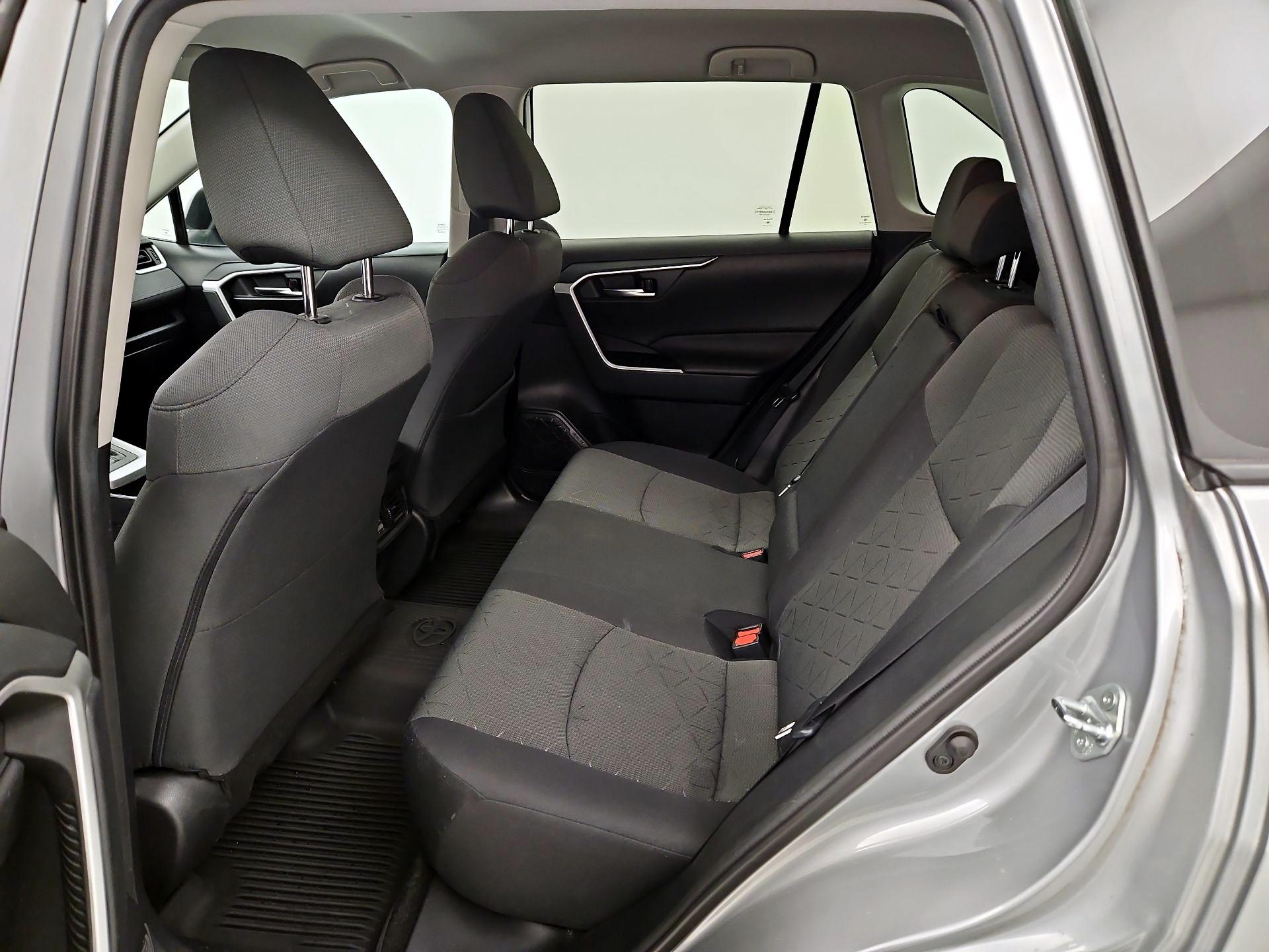 Thumbnail: 2021 Toyota RAV4 - 20