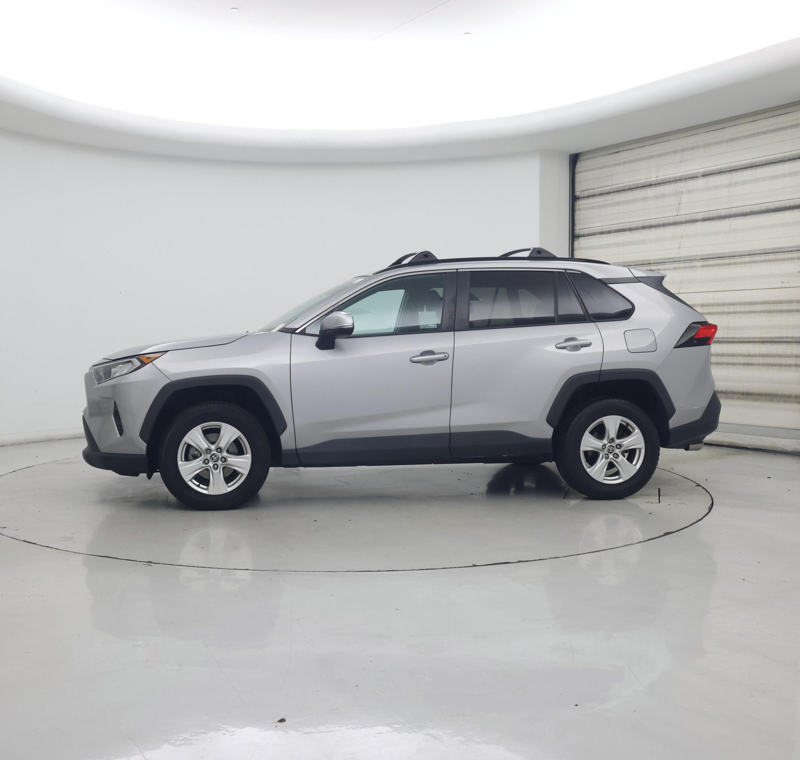 Thumbnail: 2021 Toyota RAV4 - 3