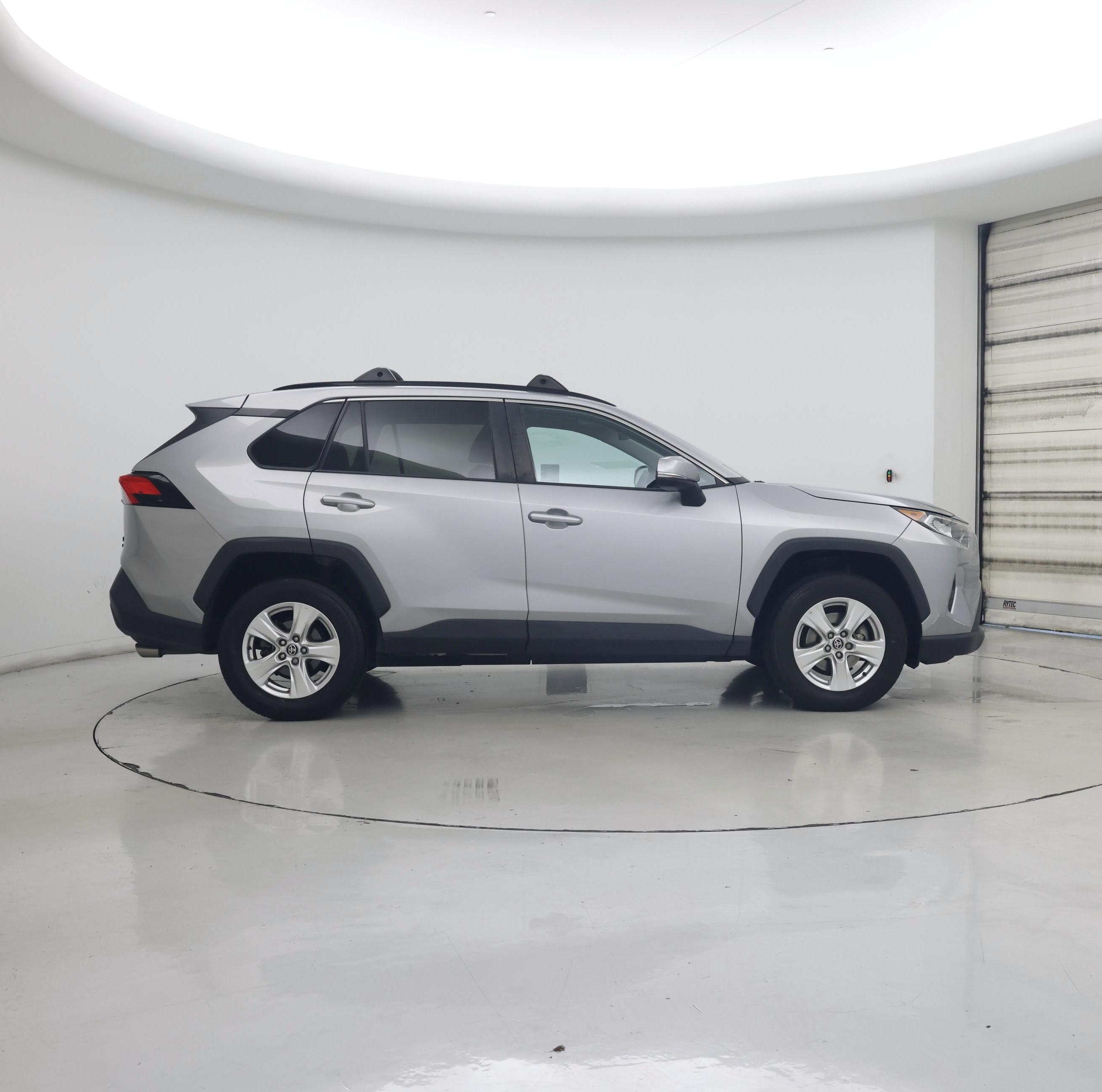 Thumbnail: 2021 Toyota RAV4 - 7