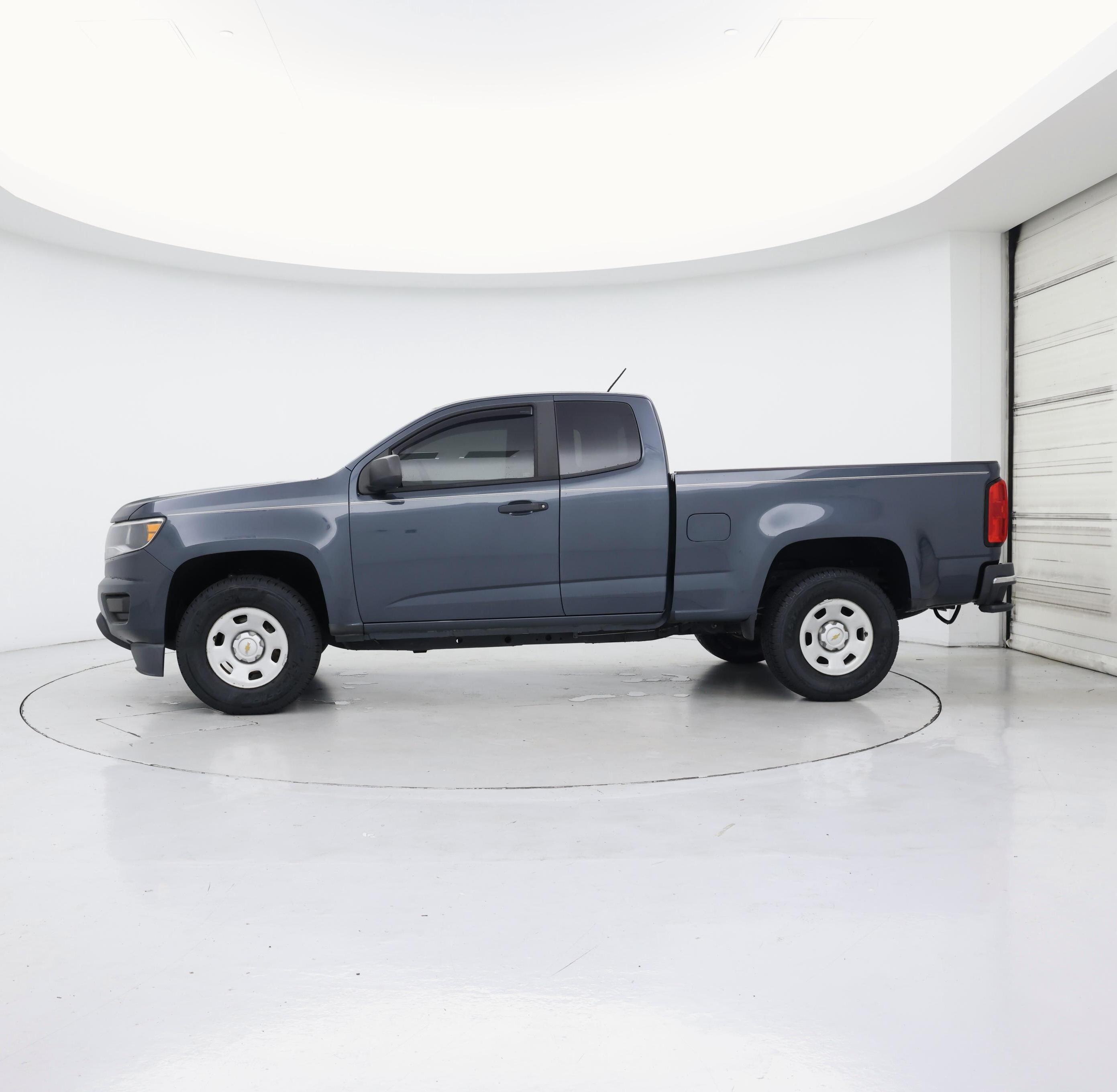 Thumbnail: 2019 Chevrolet Colorado - 3