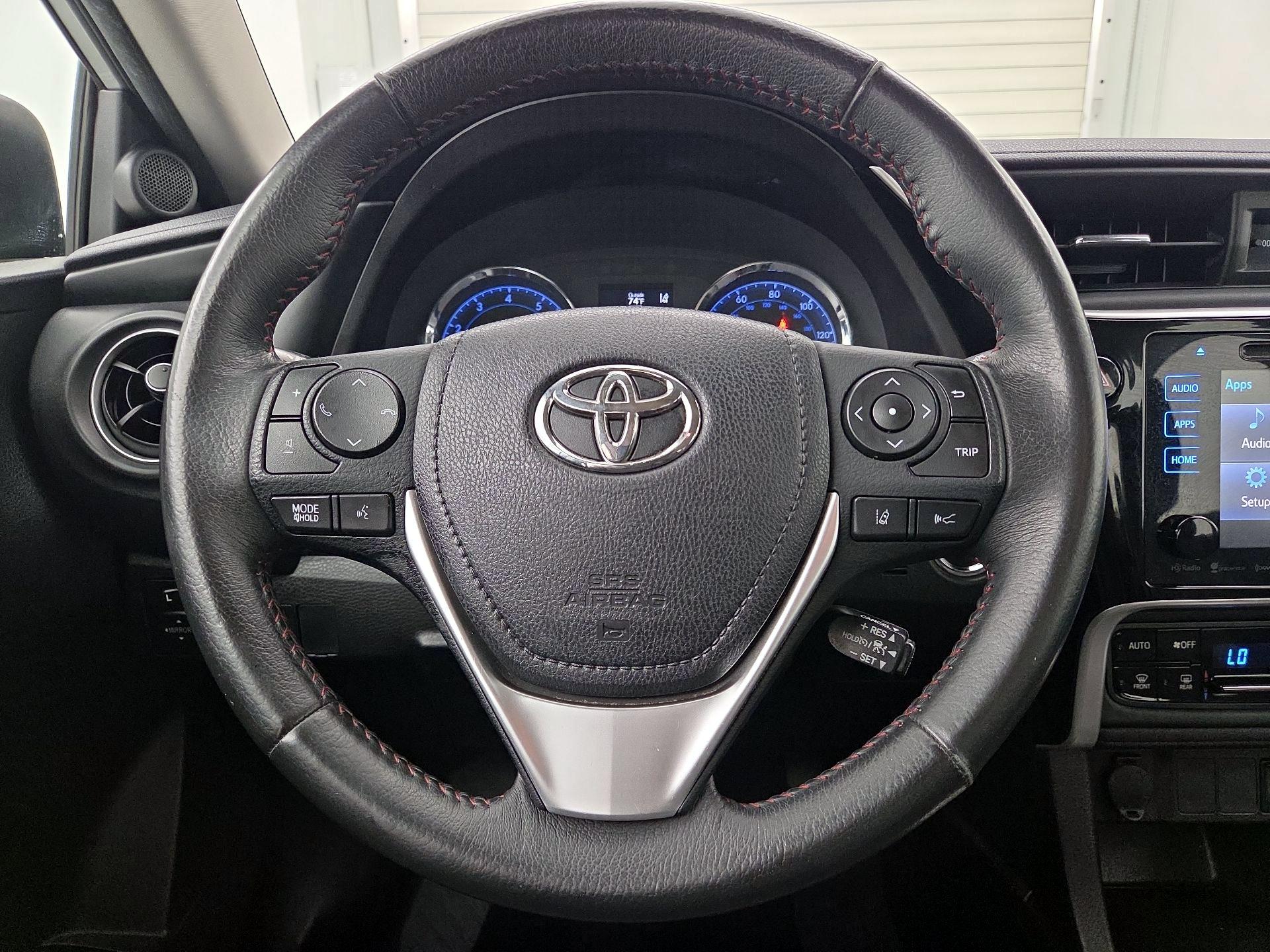 Thumbnail: 2017 Toyota Corolla - 10