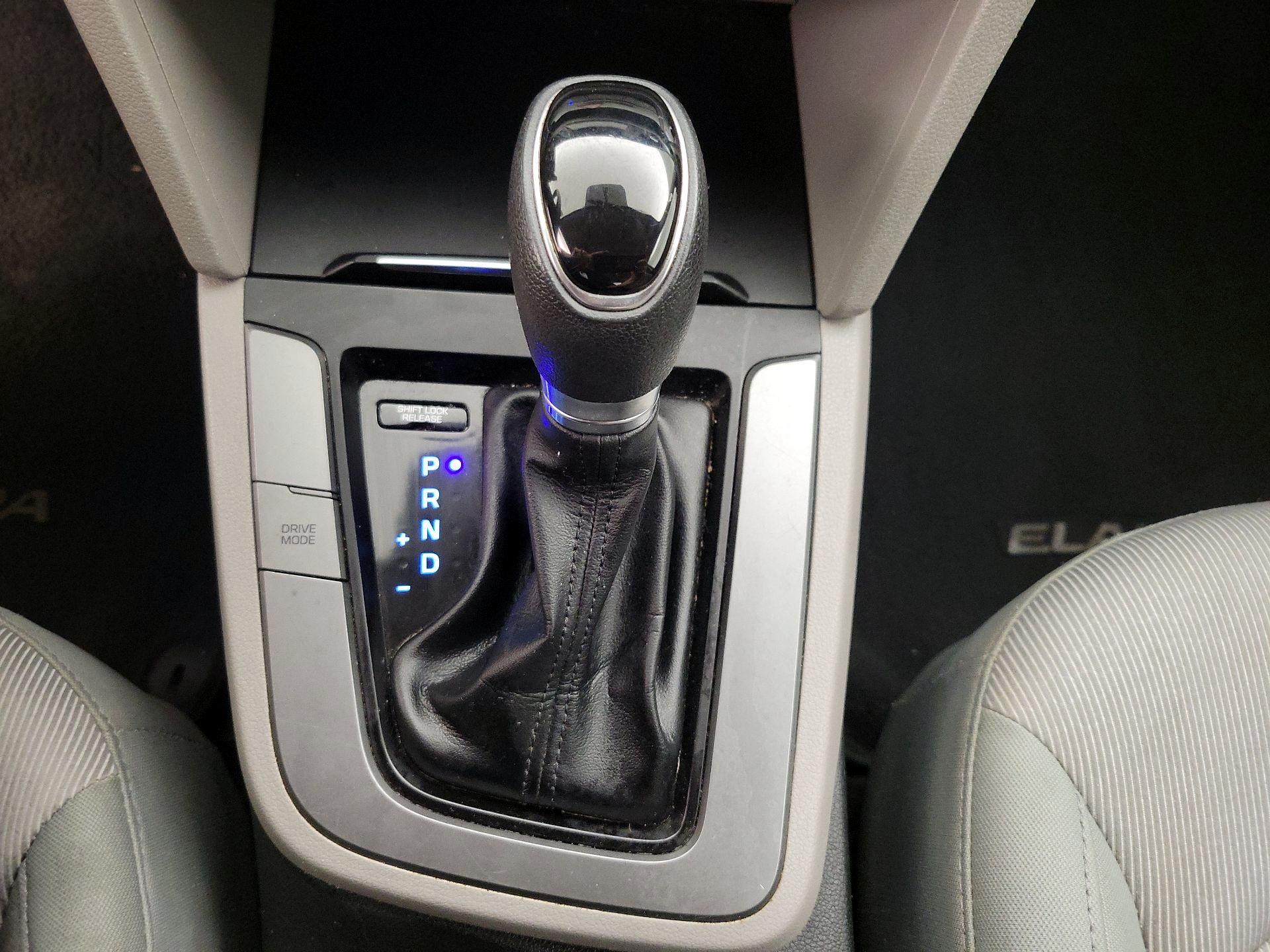 Thumbnail: 2017 Hyundai Elantra - 17