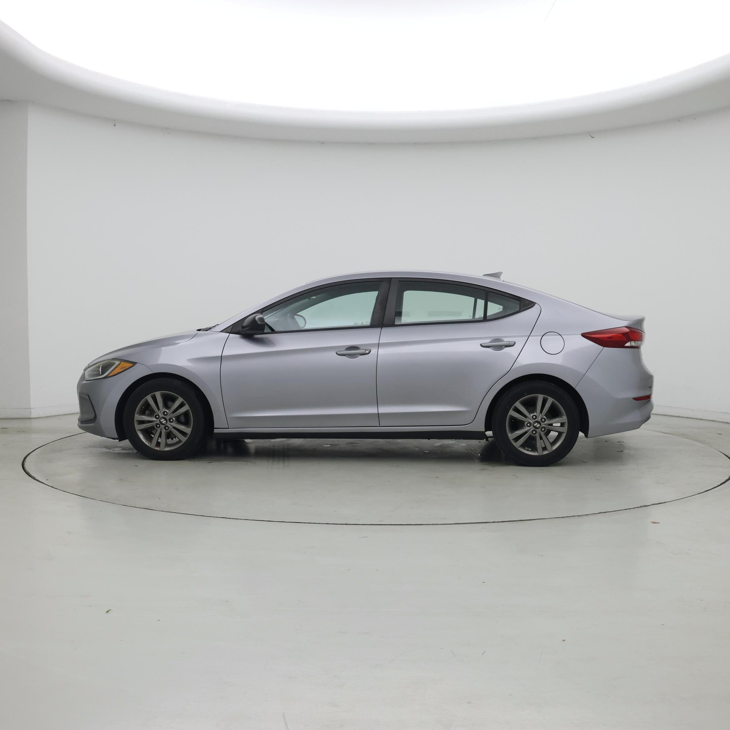 Thumbnail: 2017 Hyundai Elantra - 3