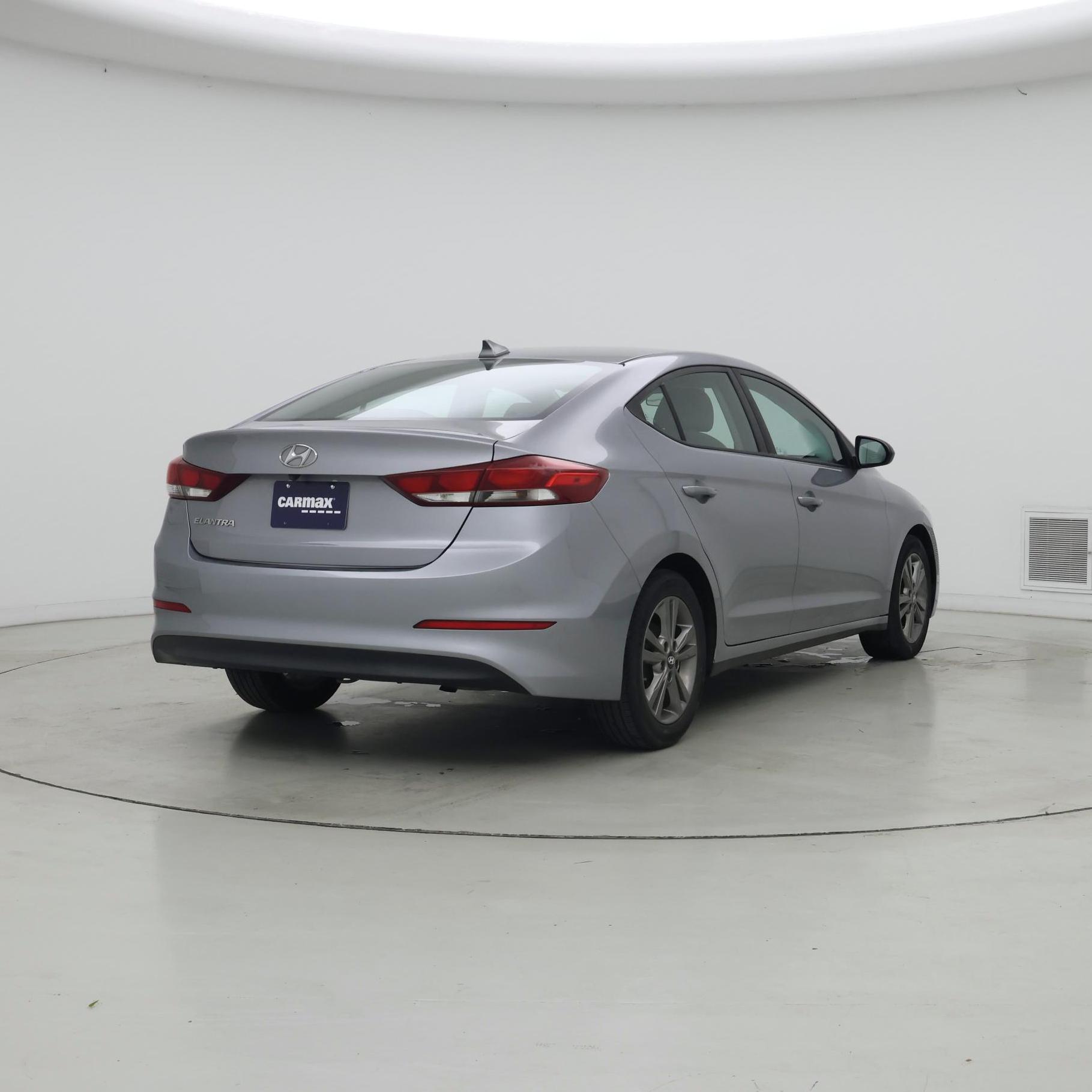 Thumbnail: 2017 Hyundai Elantra - 8