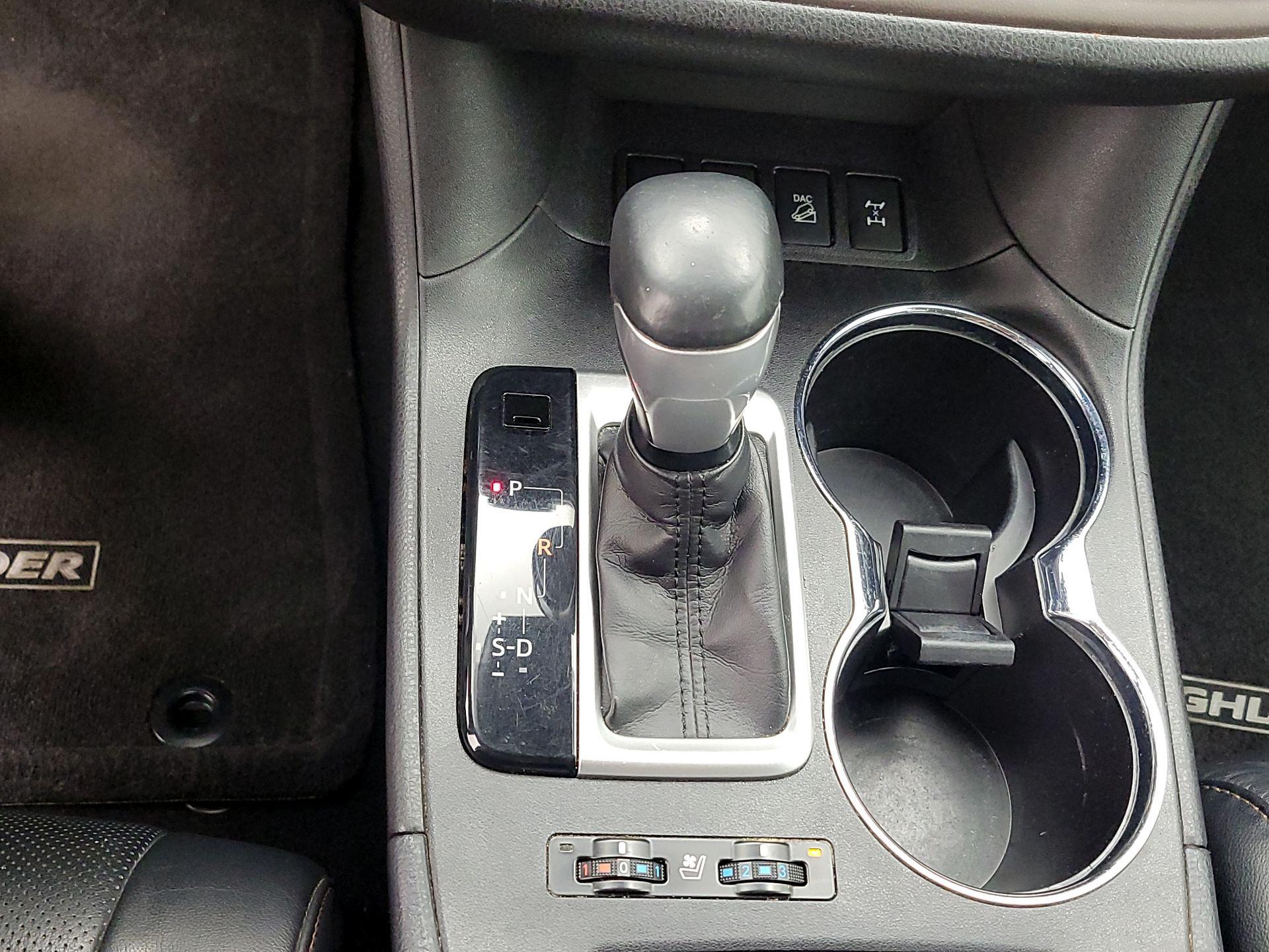 Thumbnail: 2018 Toyota Highlander - 17