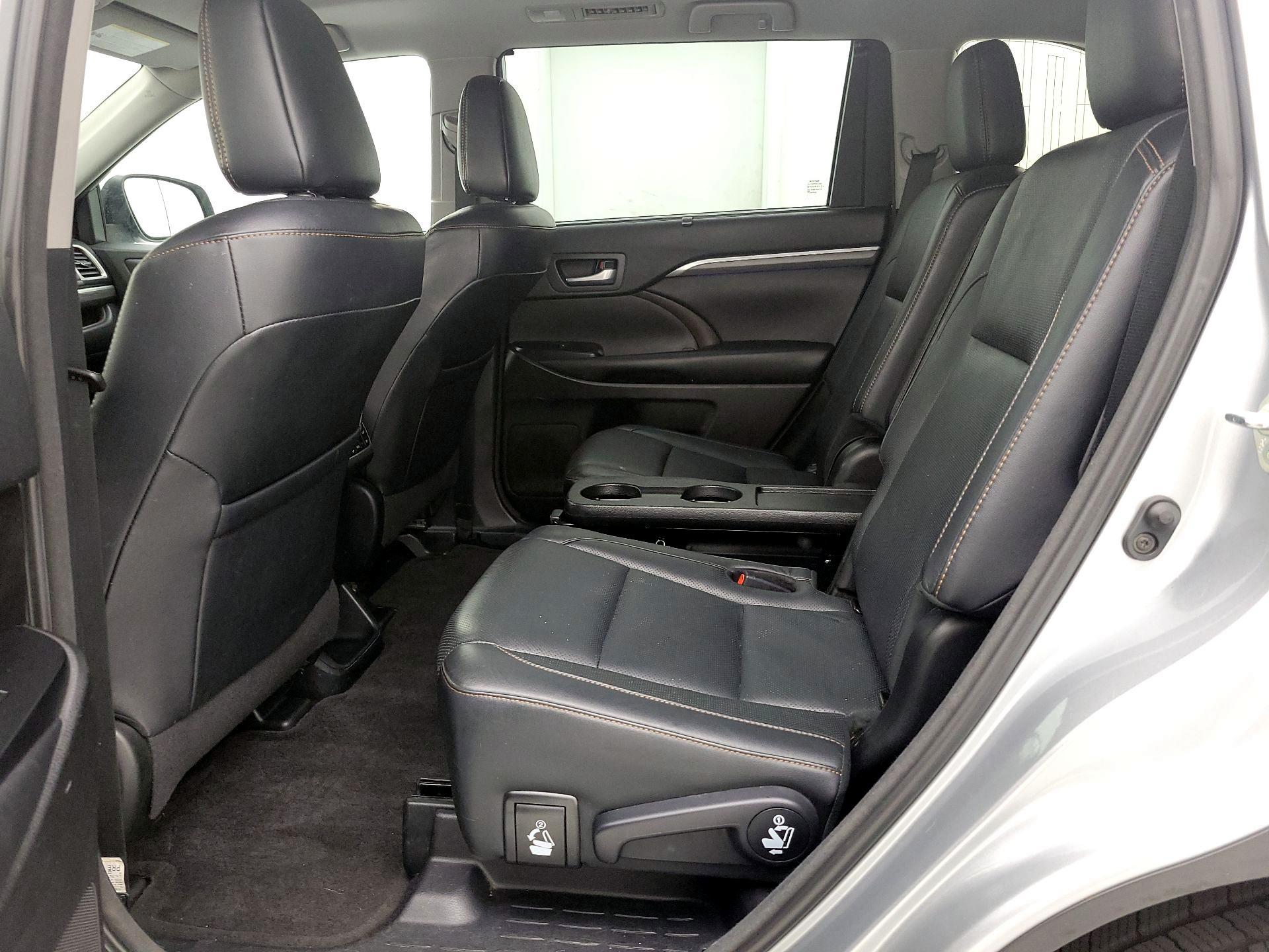 Thumbnail: 2018 Toyota Highlander - 19
