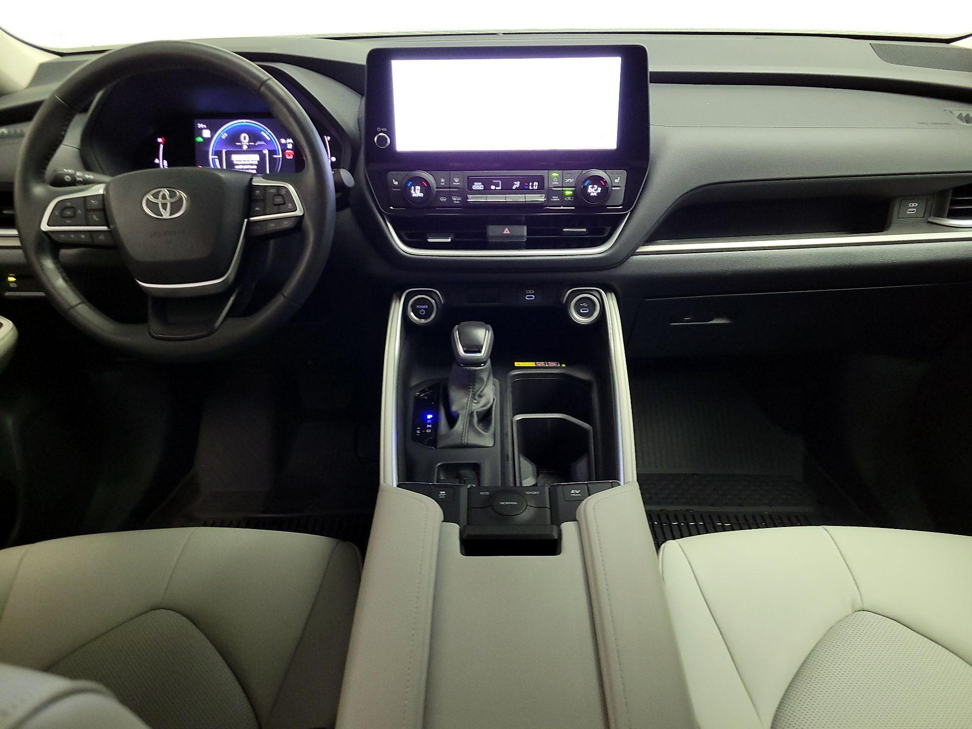 Thumbnail: 2026 Toyota Highlander - 9