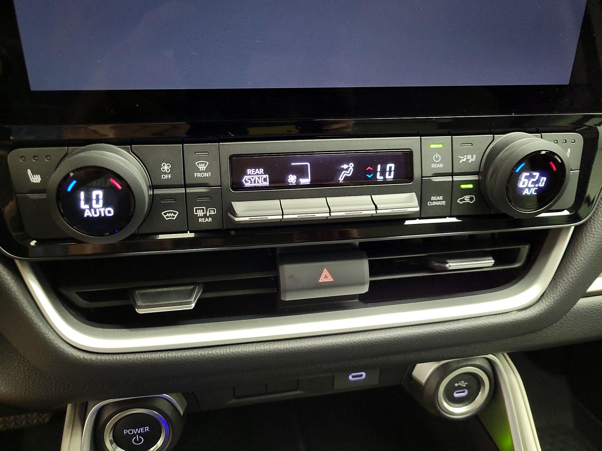 Thumbnail: 2026 Toyota Highlander - 17