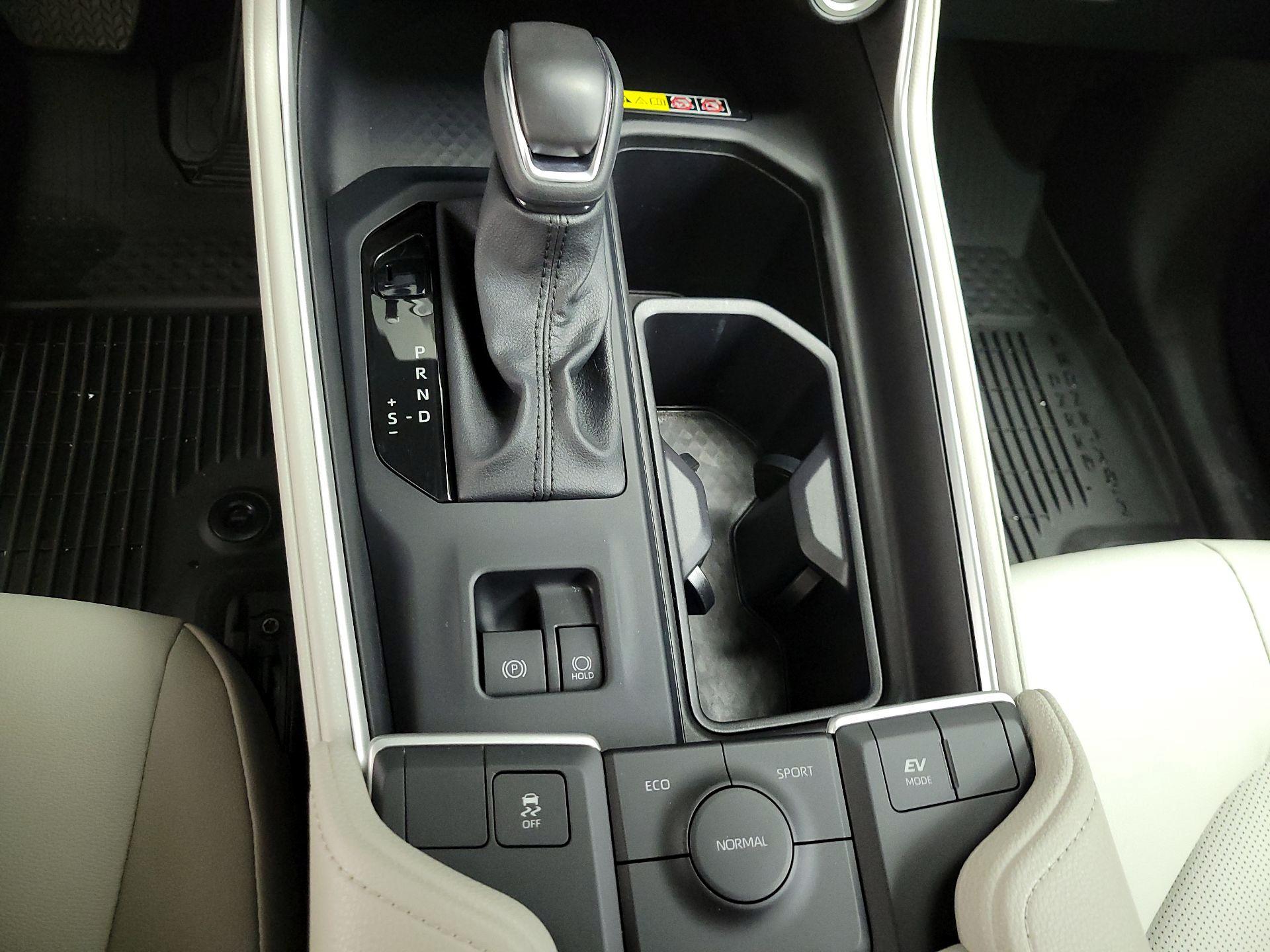 Thumbnail: 2026 Toyota Highlander - 18