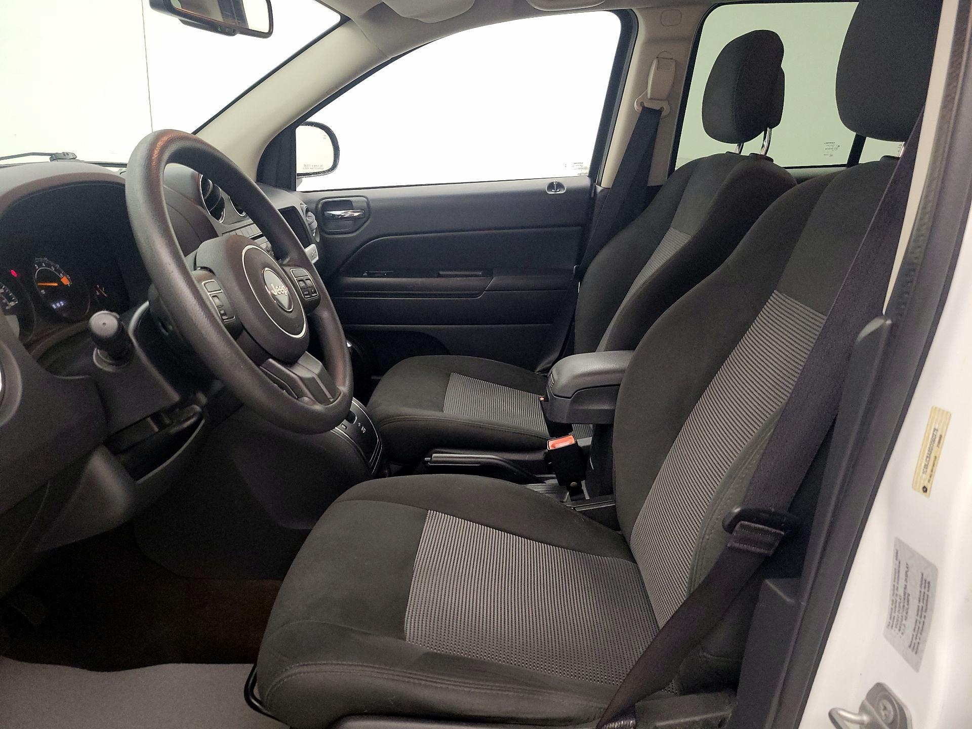 Thumbnail: 2016 Jeep Compass - 11