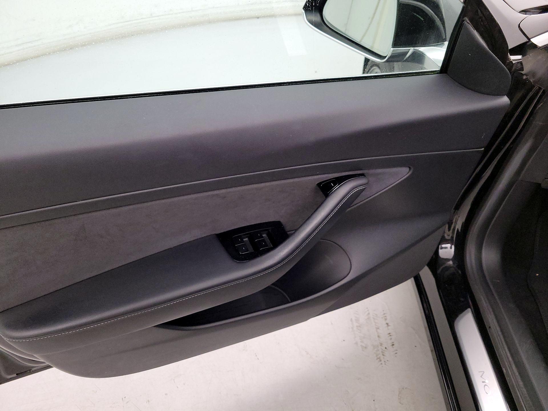 Thumbnail: 2020 Tesla Model 3 - 12