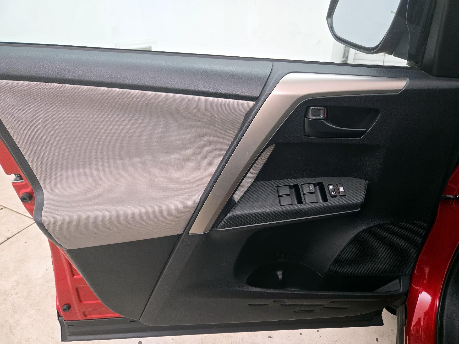 Thumbnail: 2014 Toyota RAV4 - 12