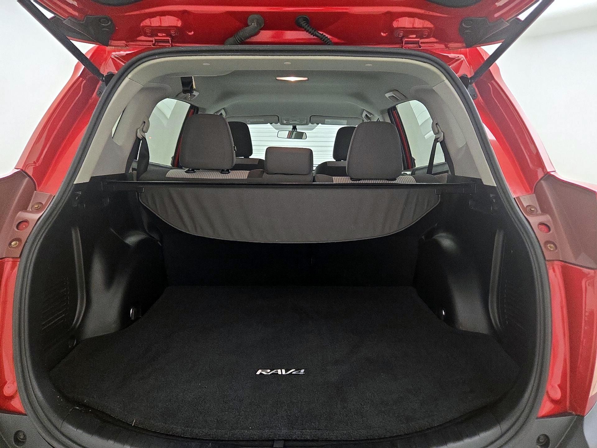 Thumbnail: 2014 Toyota RAV4 - 17
