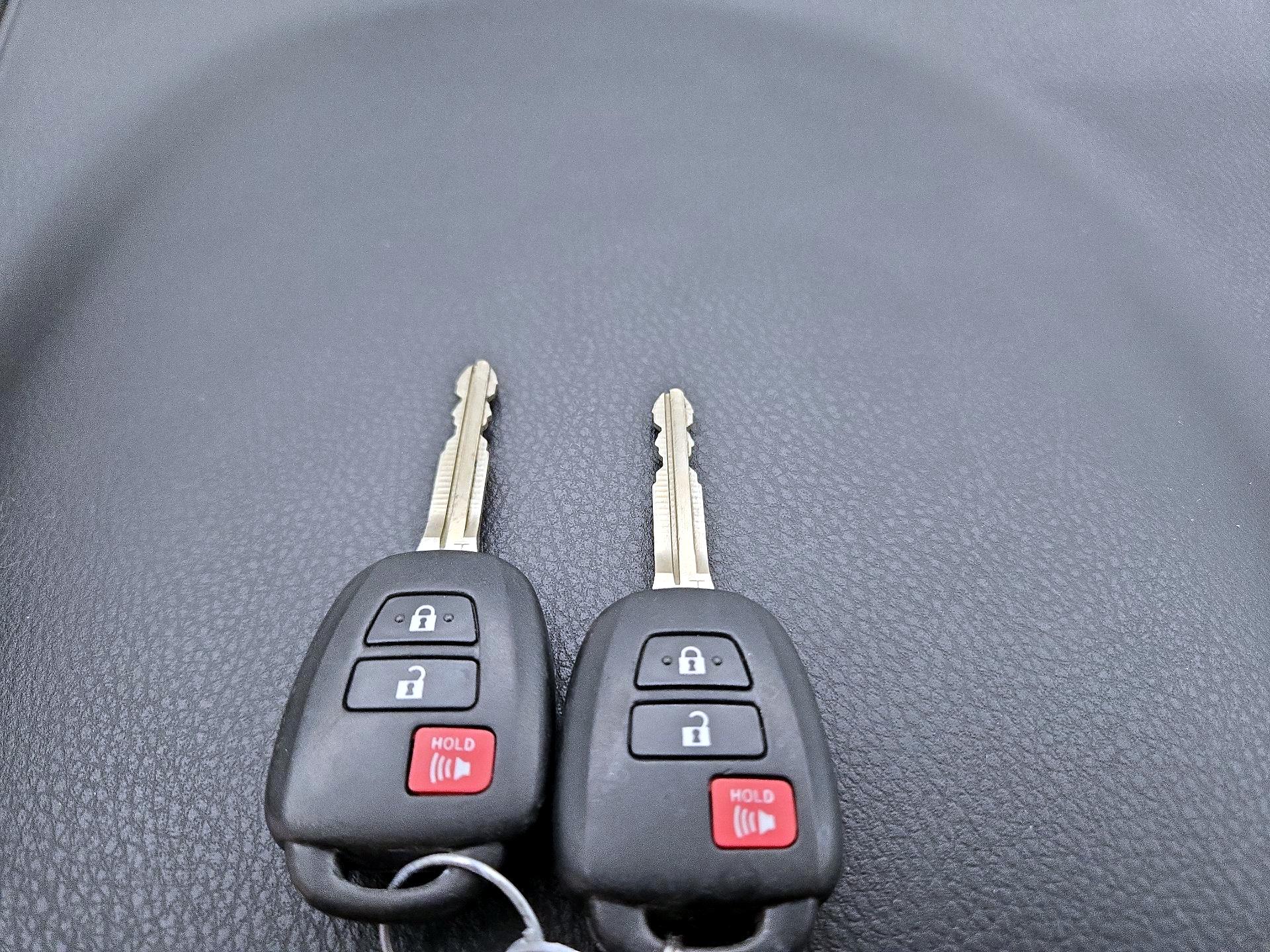 Thumbnail: 2014 Toyota RAV4 - 19