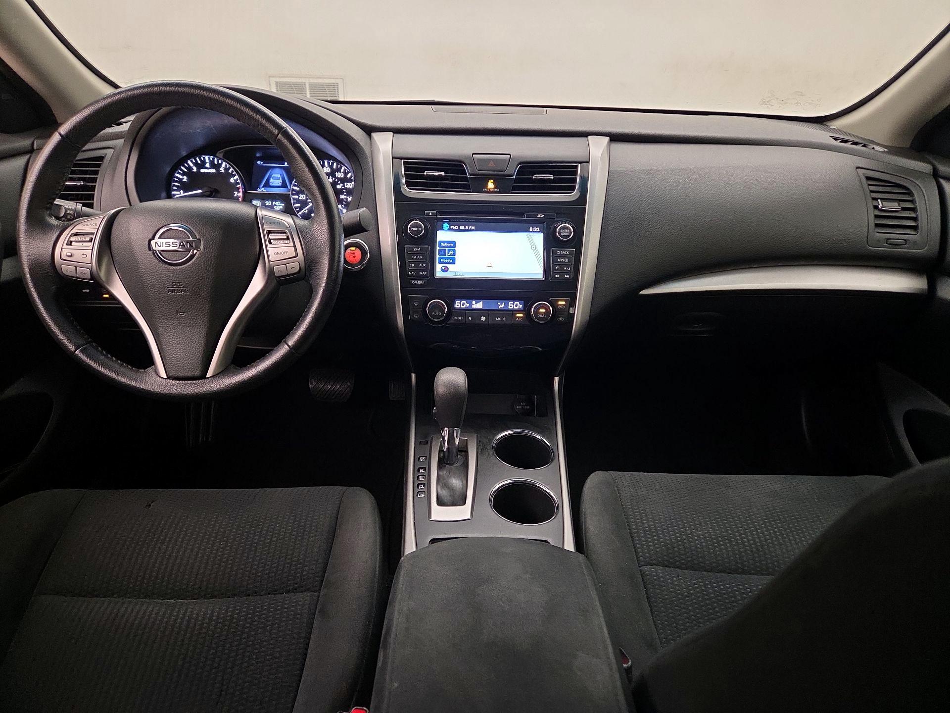 Thumbnail: 2015 Nissan Altima - 9