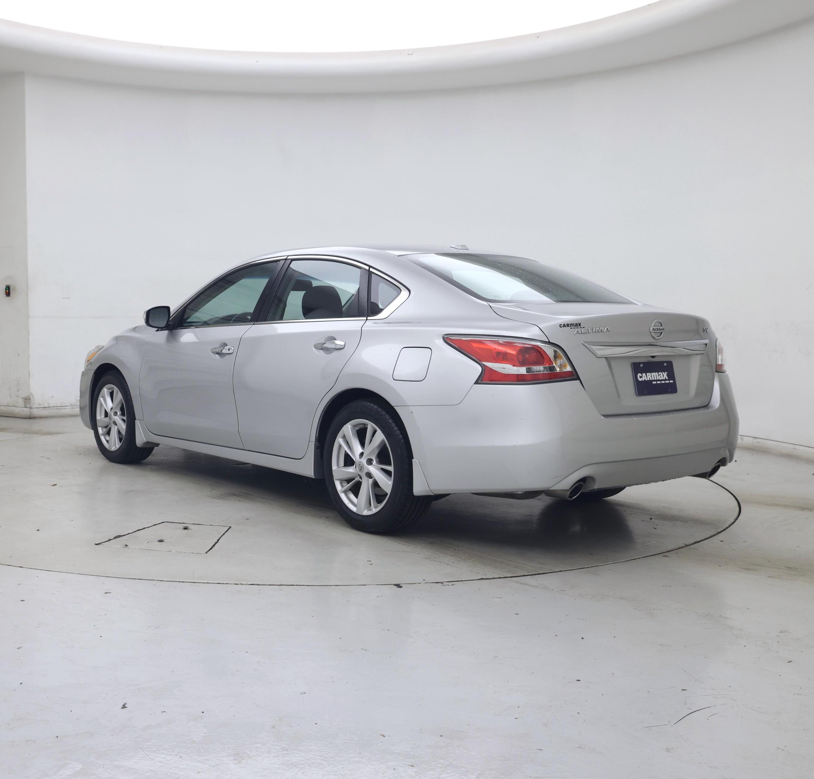 Thumbnail: 2015 Nissan Altima - 2