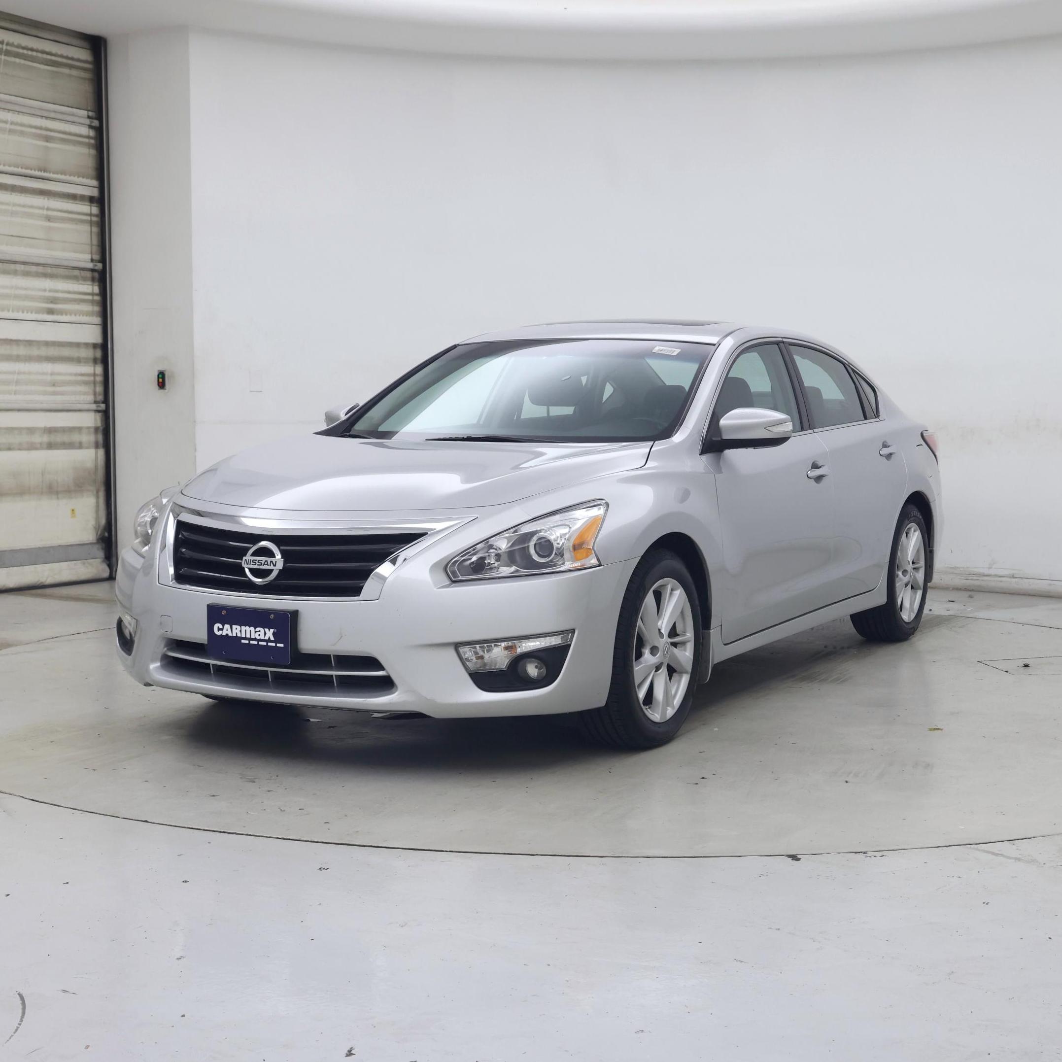 Thumbnail: 2015 Nissan Altima - 4