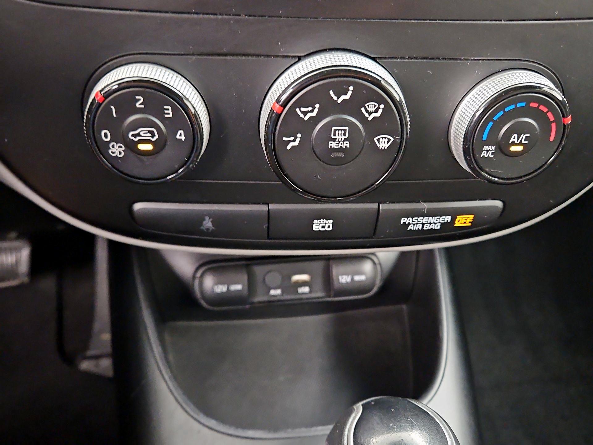 Thumbnail: 2015 Kia Soul - 15
