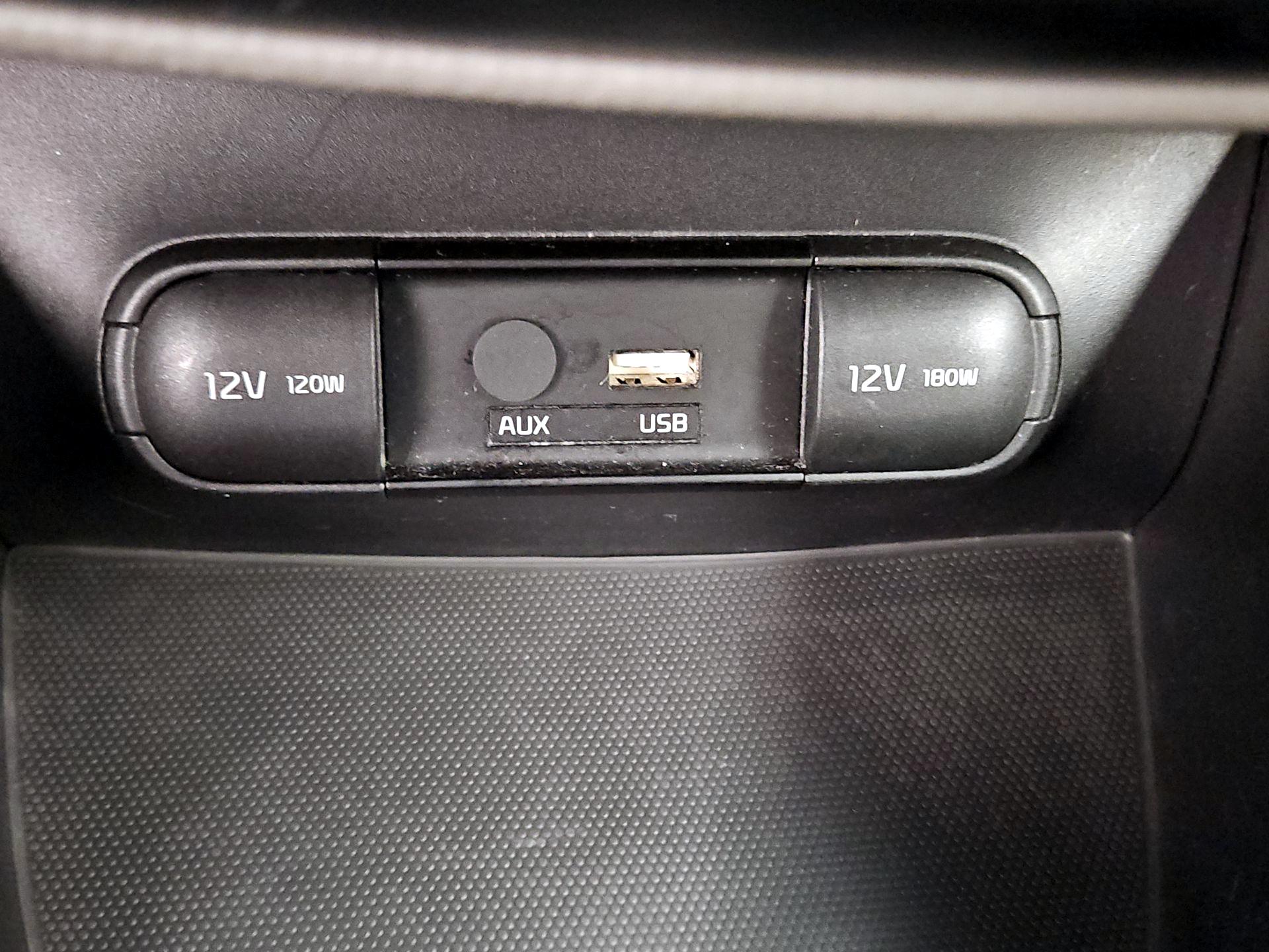 Thumbnail: 2015 Kia Soul - 17
