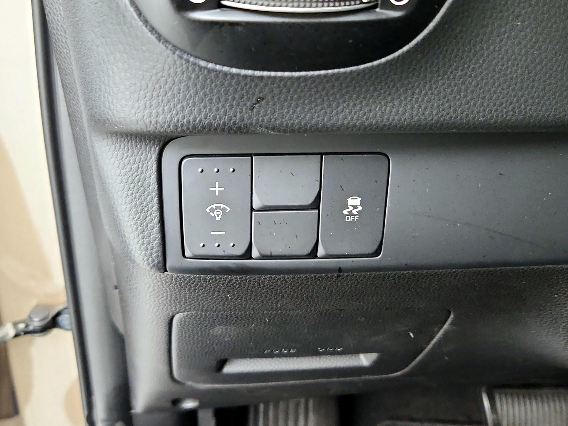 Thumbnail: 2015 Kia Soul - 13