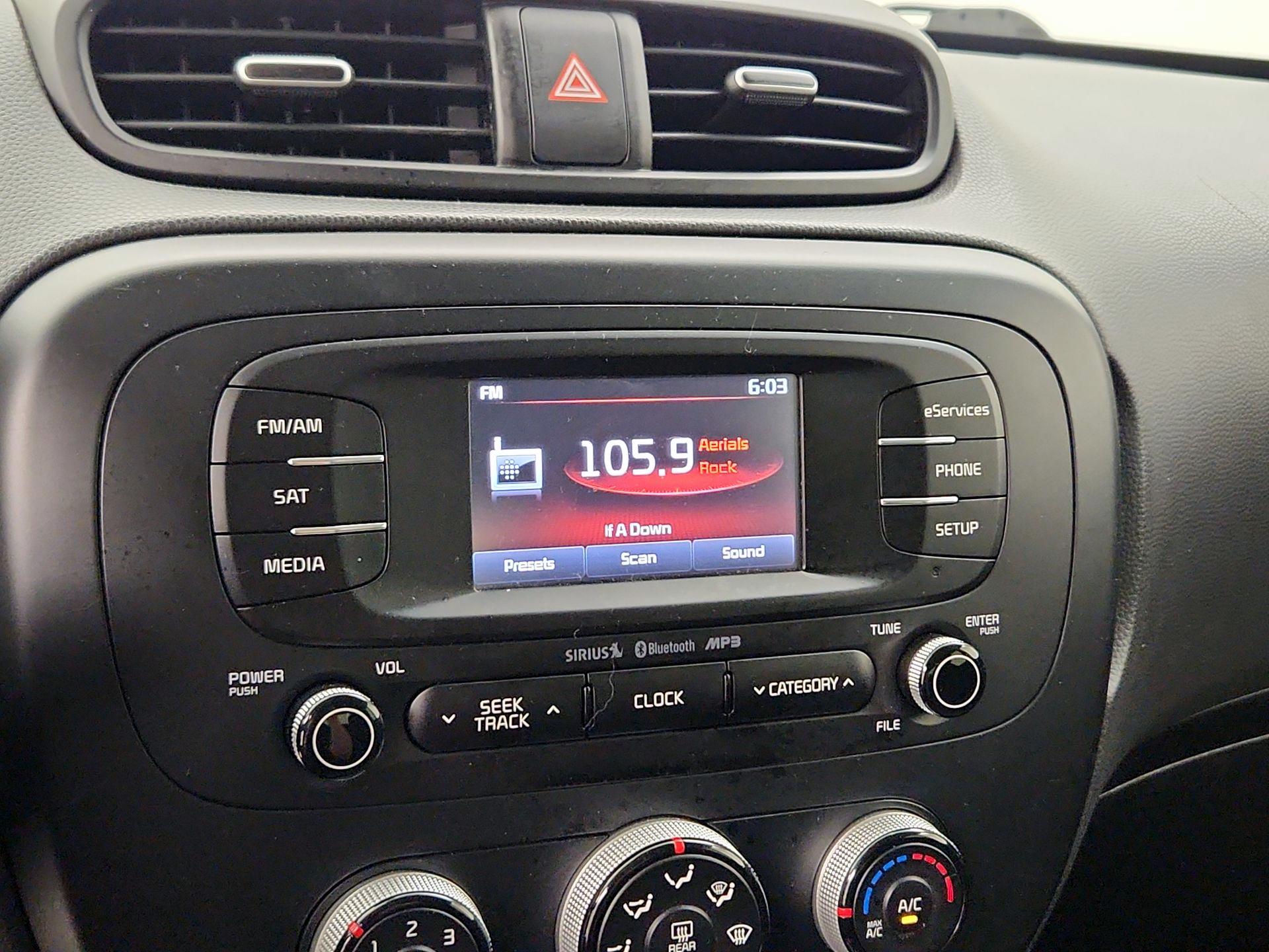 Thumbnail: 2015 Kia Soul - 15