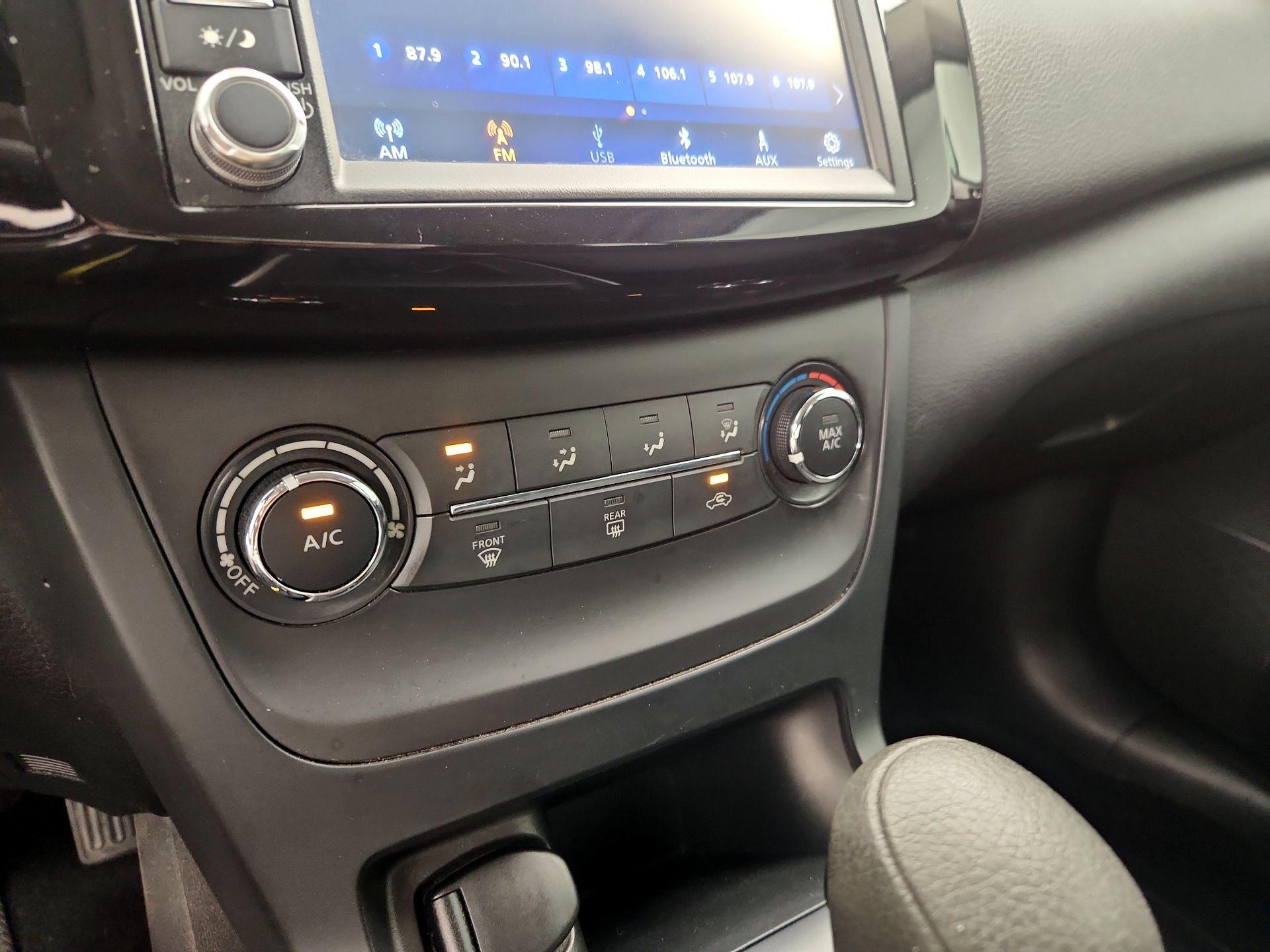 Thumbnail: 2019 Nissan Sentra - 16