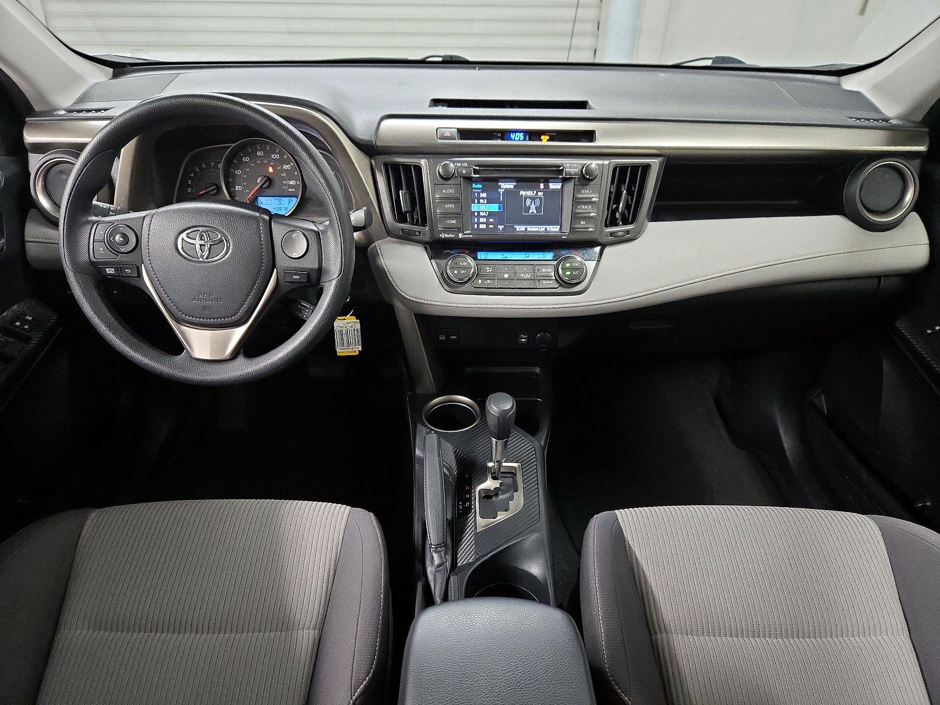 Thumbnail: 2015 Toyota RAV4 - 9